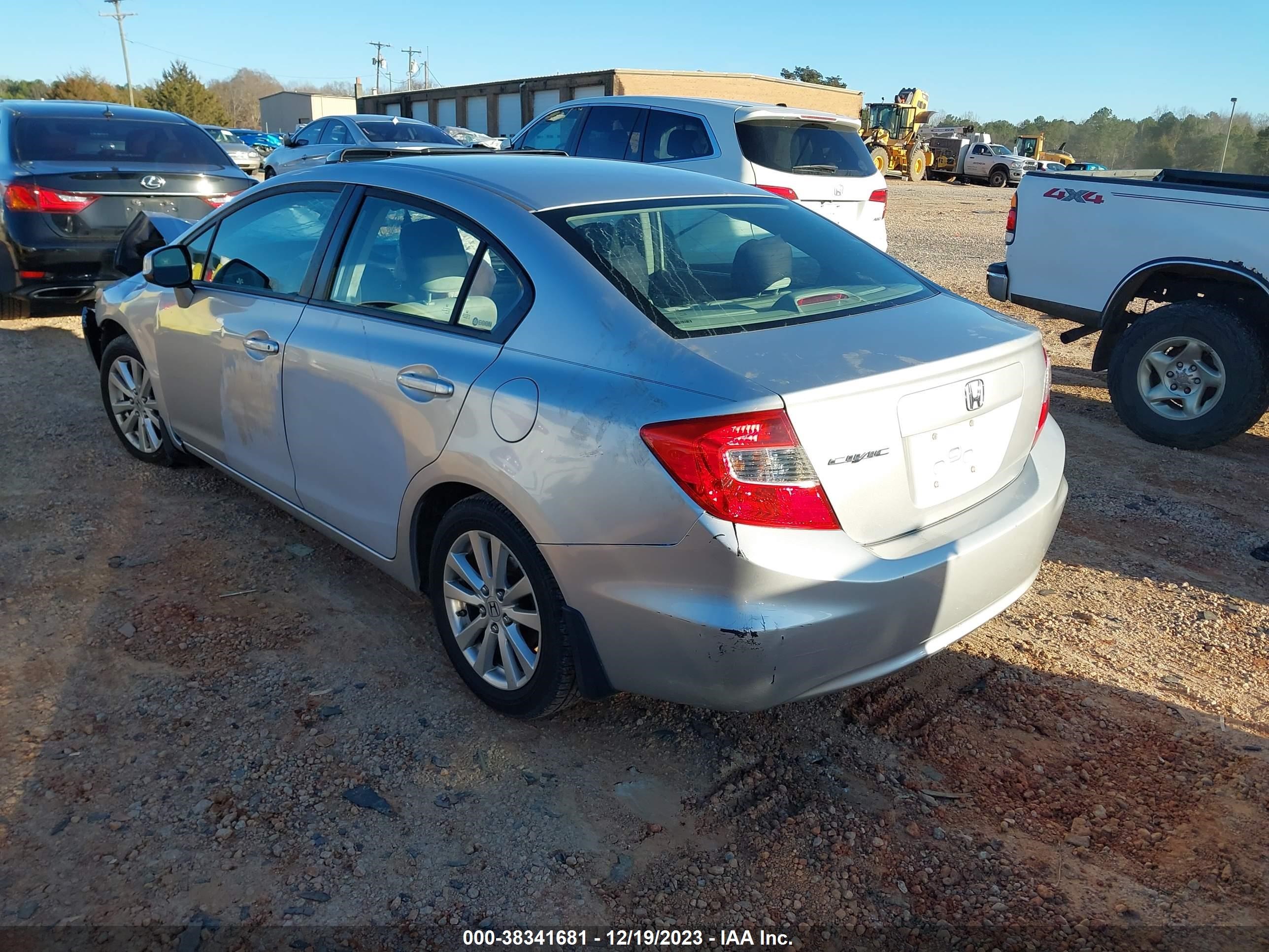 Photo 2 VIN: 19XFB2F80CE016353 - HONDA CIVIC 