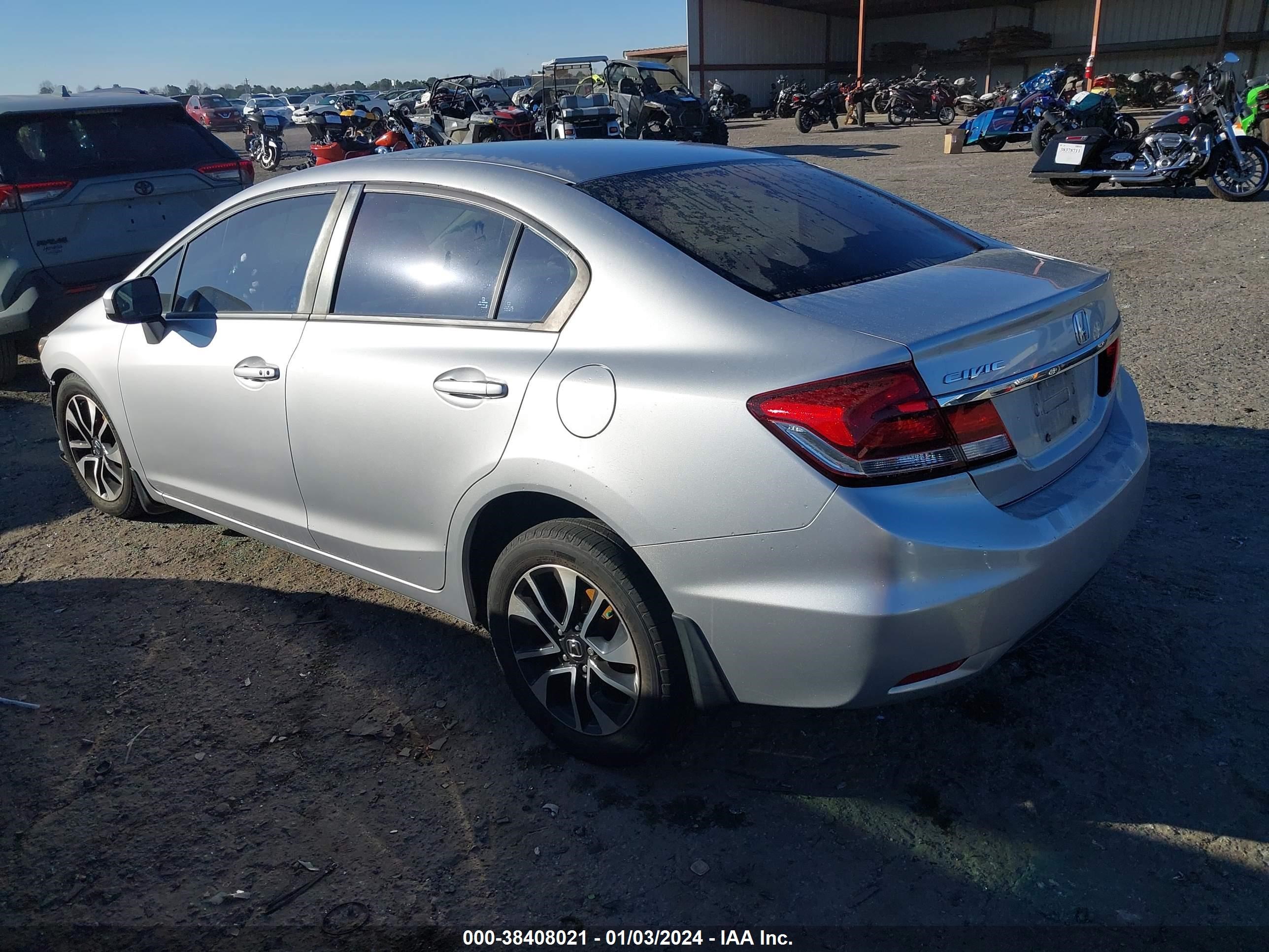 Photo 2 VIN: 19XFB2F80EE010460 - HONDA CIVIC 