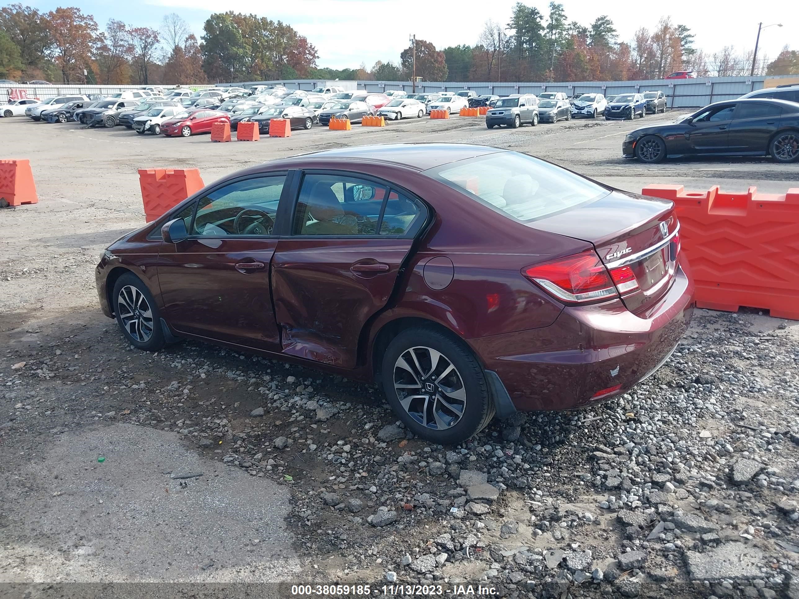 Photo 2 VIN: 19XFB2F80FE045193 - HONDA CIVIC 