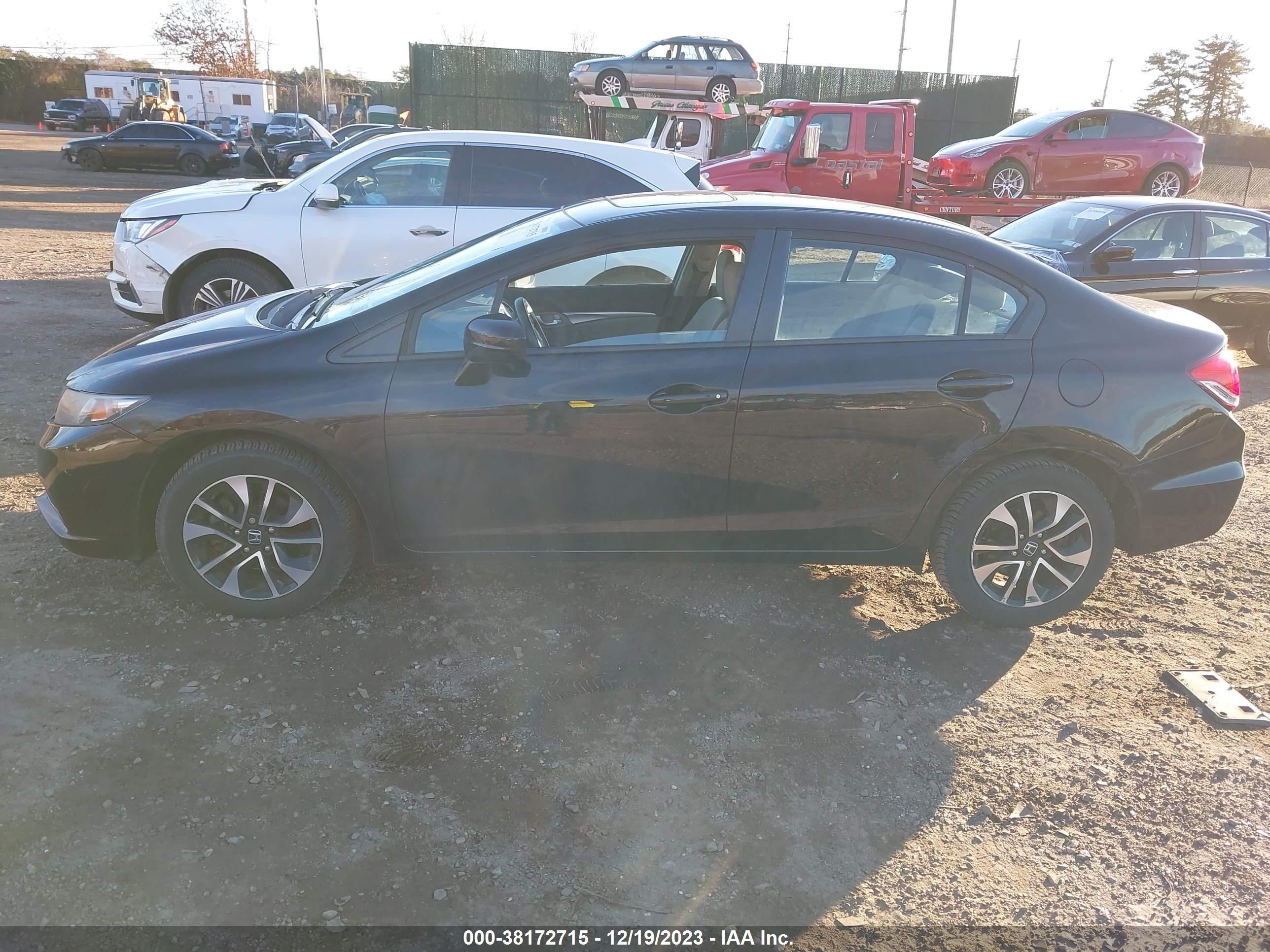 Photo 13 VIN: 19XFB2F80FE253428 - HONDA CIVIC 