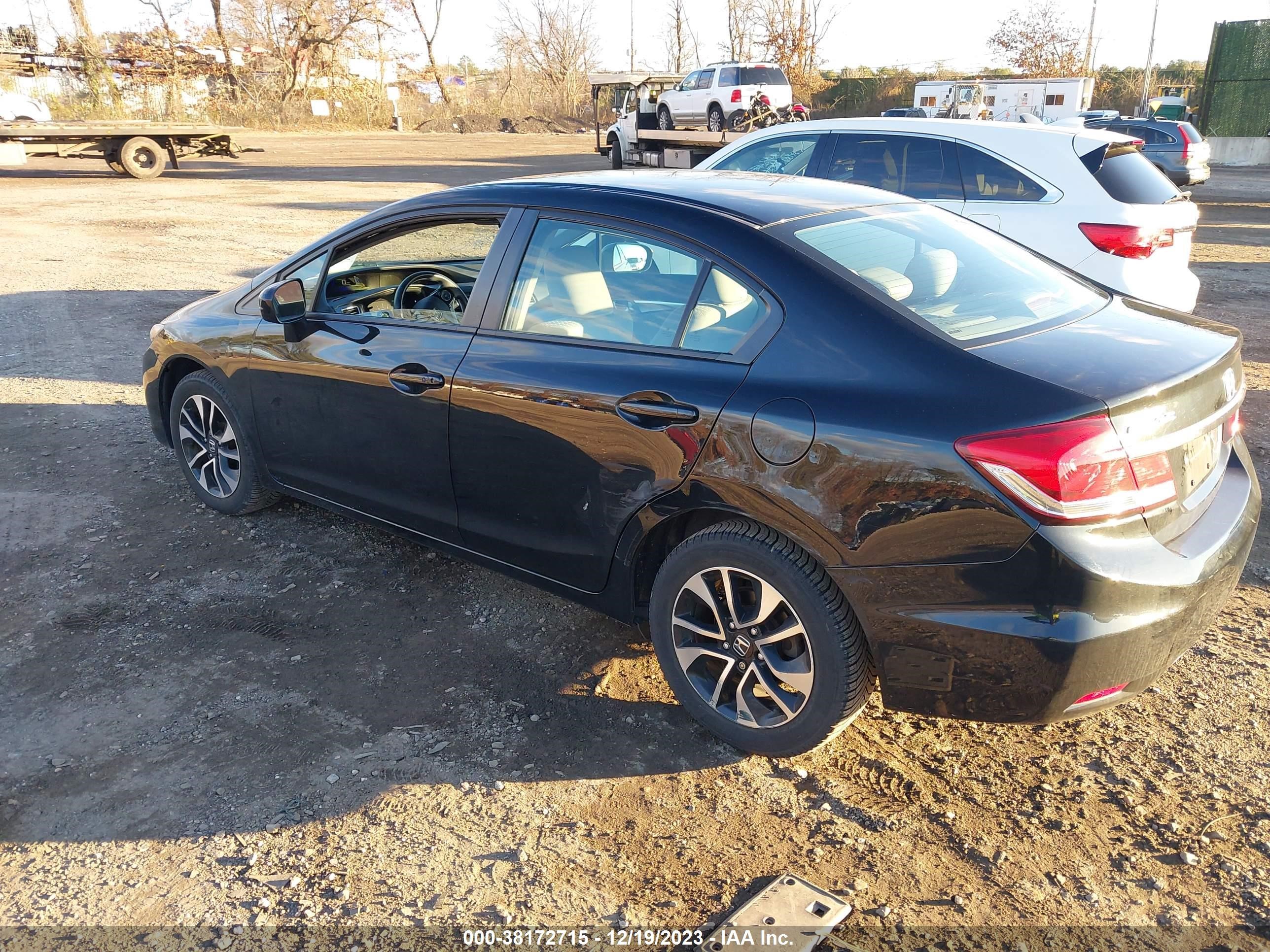 Photo 2 VIN: 19XFB2F80FE253428 - HONDA CIVIC 