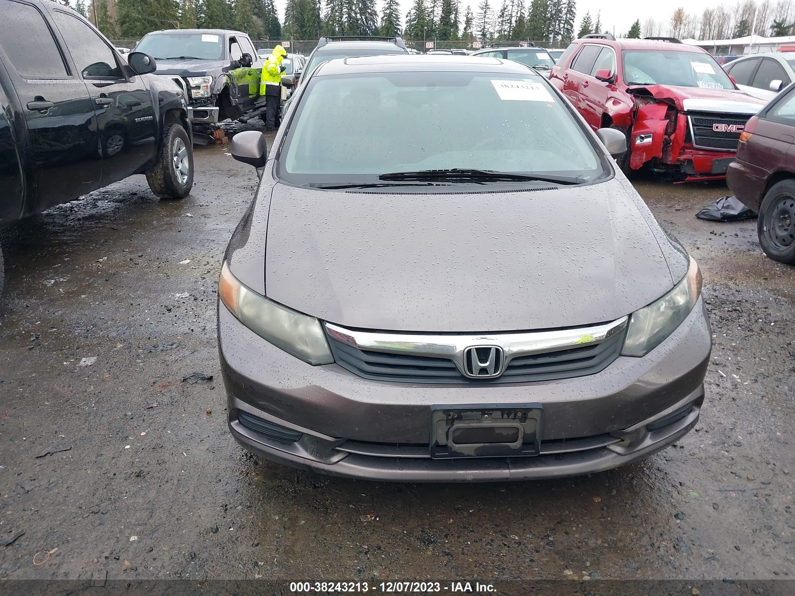 Photo 11 VIN: 19XFB2F81CE309002 - HONDA CIVIC 