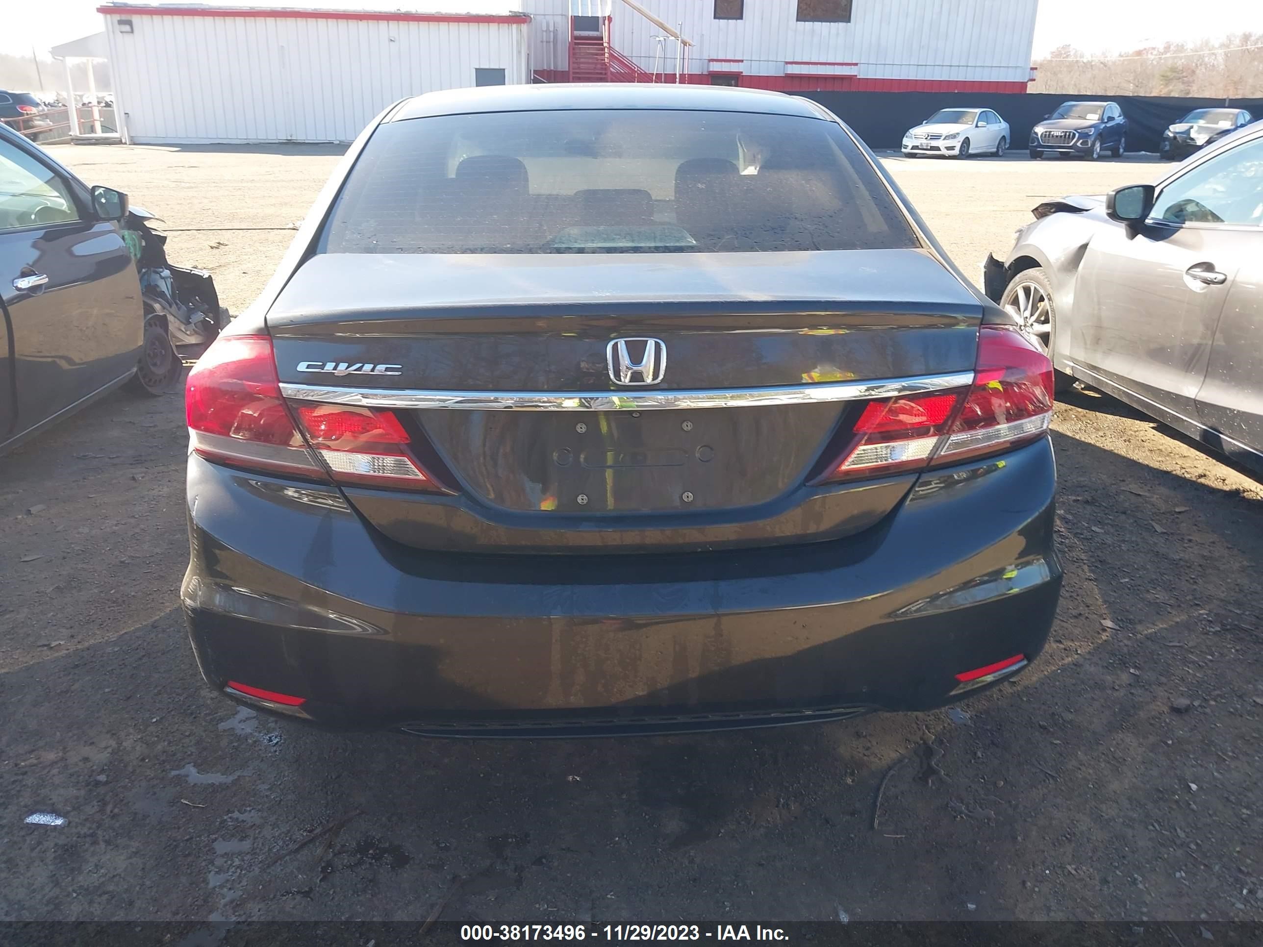 Photo 15 VIN: 19XFB2F81DE222704 - HONDA CIVIC 