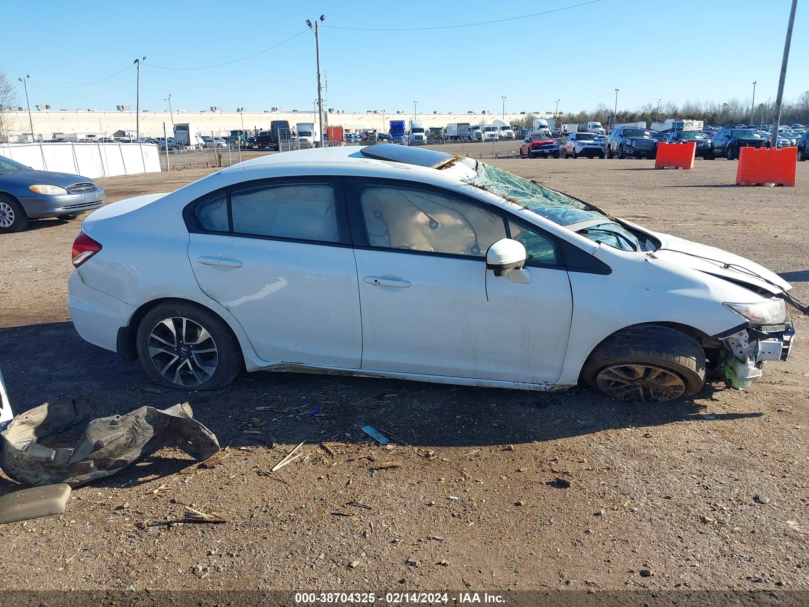 Photo 13 VIN: 19XFB2F81EE015893 - HONDA CIVIC 