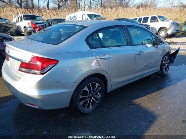 Photo 3 VIN: 19XFB2F81EE233882 - HONDA CIVIC 