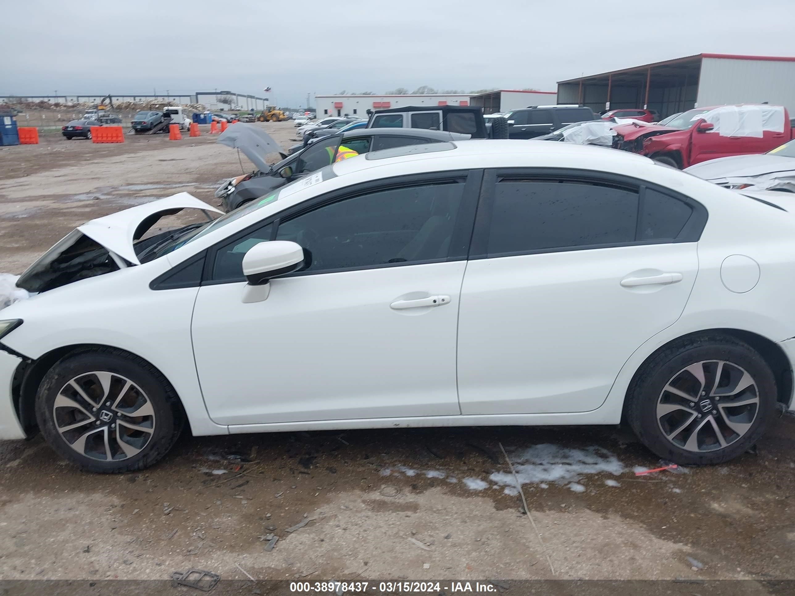 Photo 13 VIN: 19XFB2F81FE042545 - HONDA CIVIC 