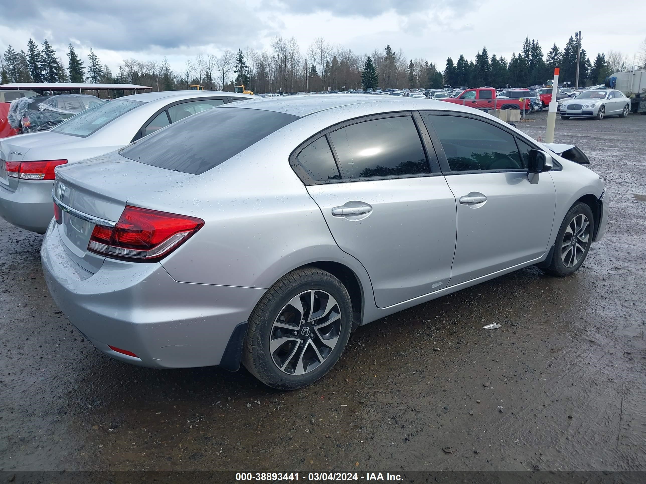 Photo 3 VIN: 19XFB2F83DE261827 - HONDA CIVIC 