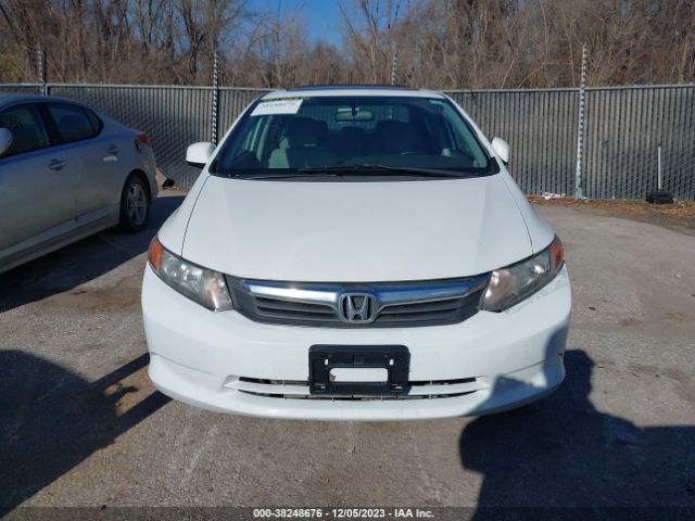 Photo 5 VIN: 19XFB2F84CE075518 - HONDA CIVIC 