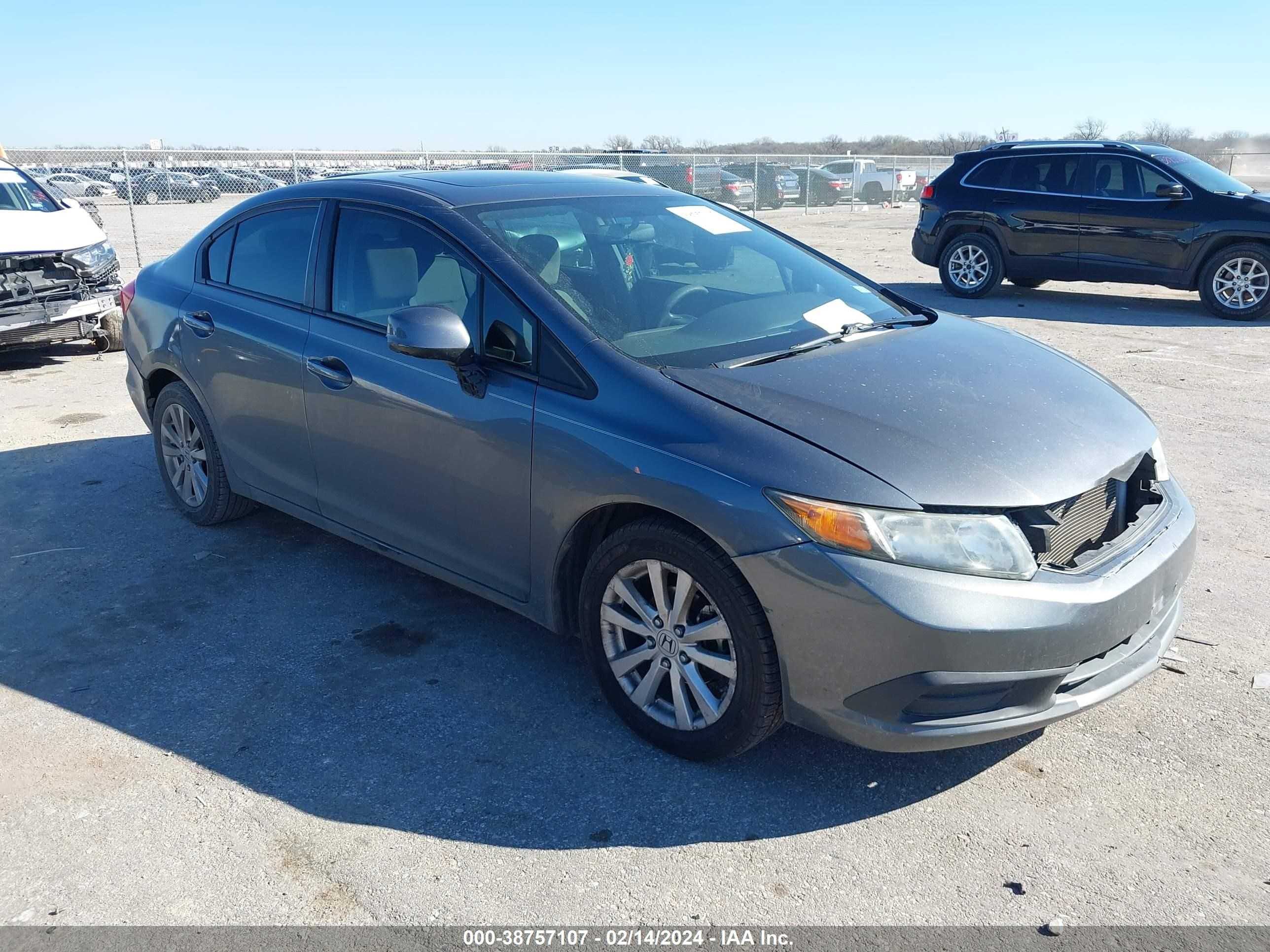 Photo 0 VIN: 19XFB2F84CE110445 - HONDA CIVIC 