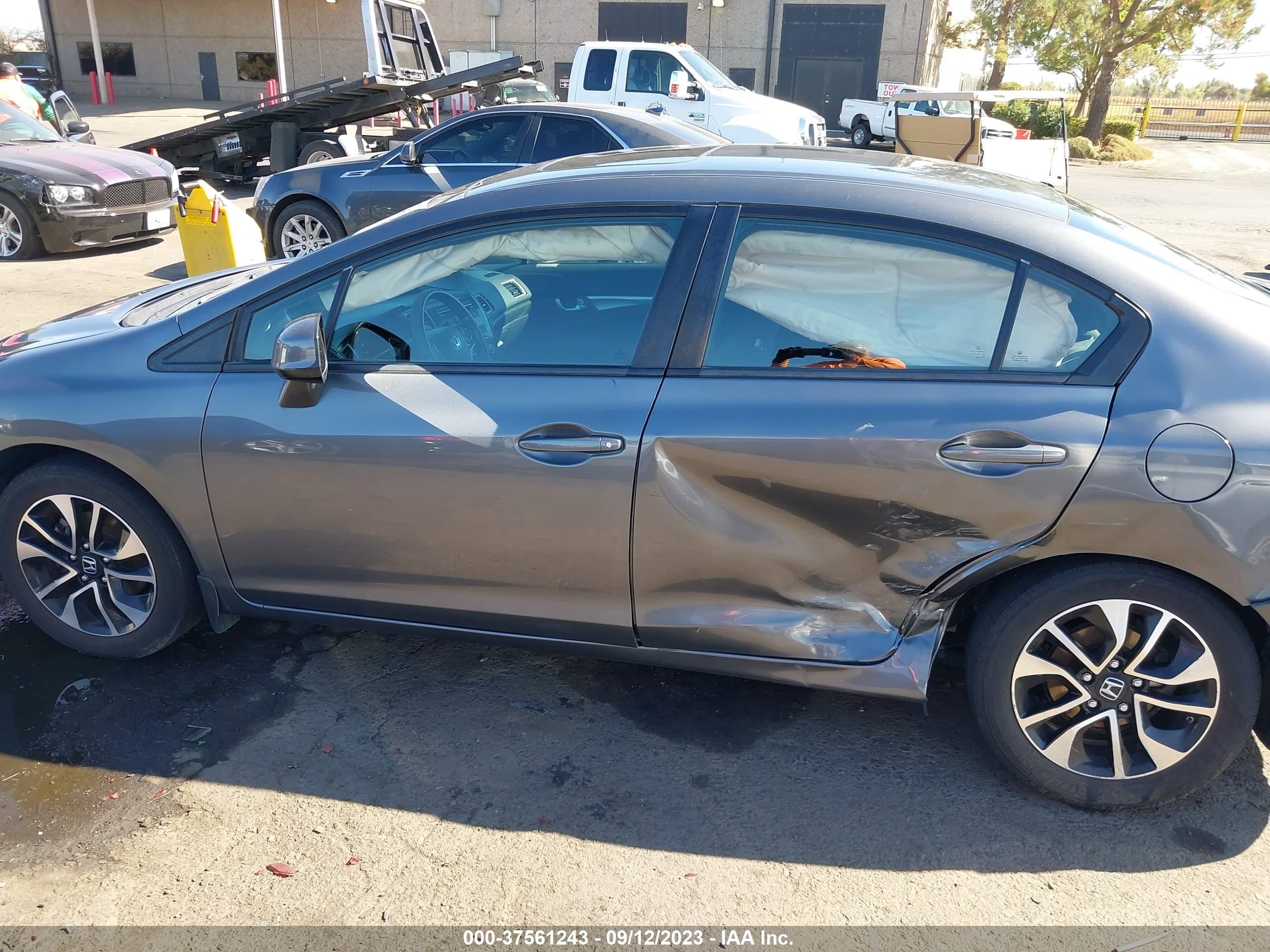 Photo 13 VIN: 19XFB2F84DE052631 - HONDA CIVIC 