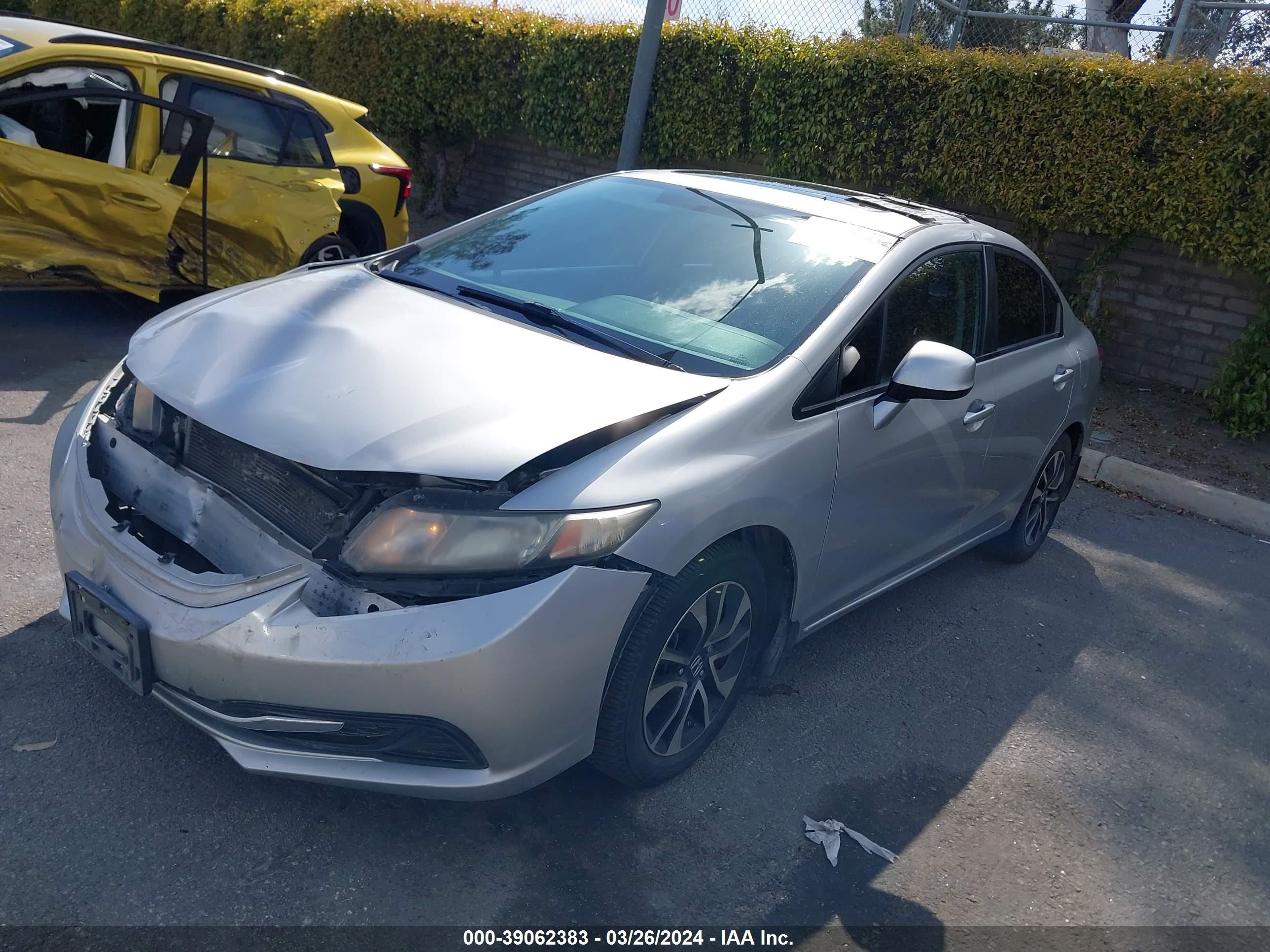 Photo 1 VIN: 19XFB2F84DE279799 - HONDA CIVIC 