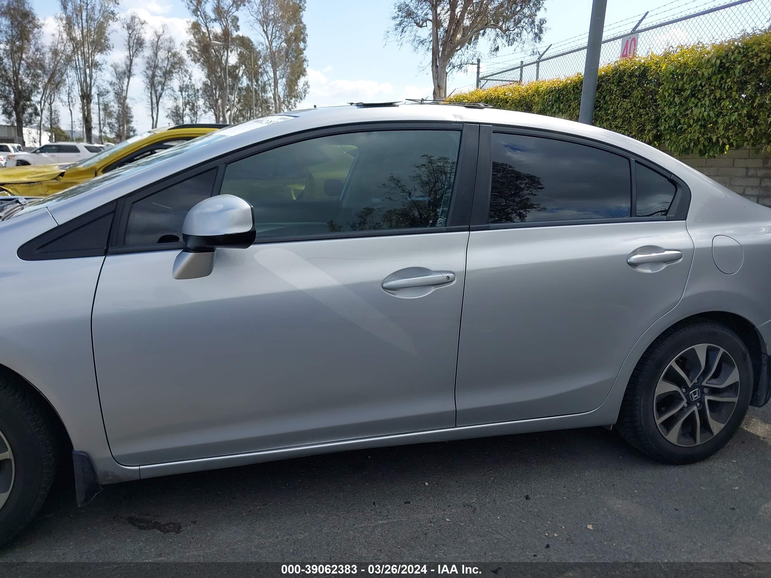 Photo 13 VIN: 19XFB2F84DE279799 - HONDA CIVIC 