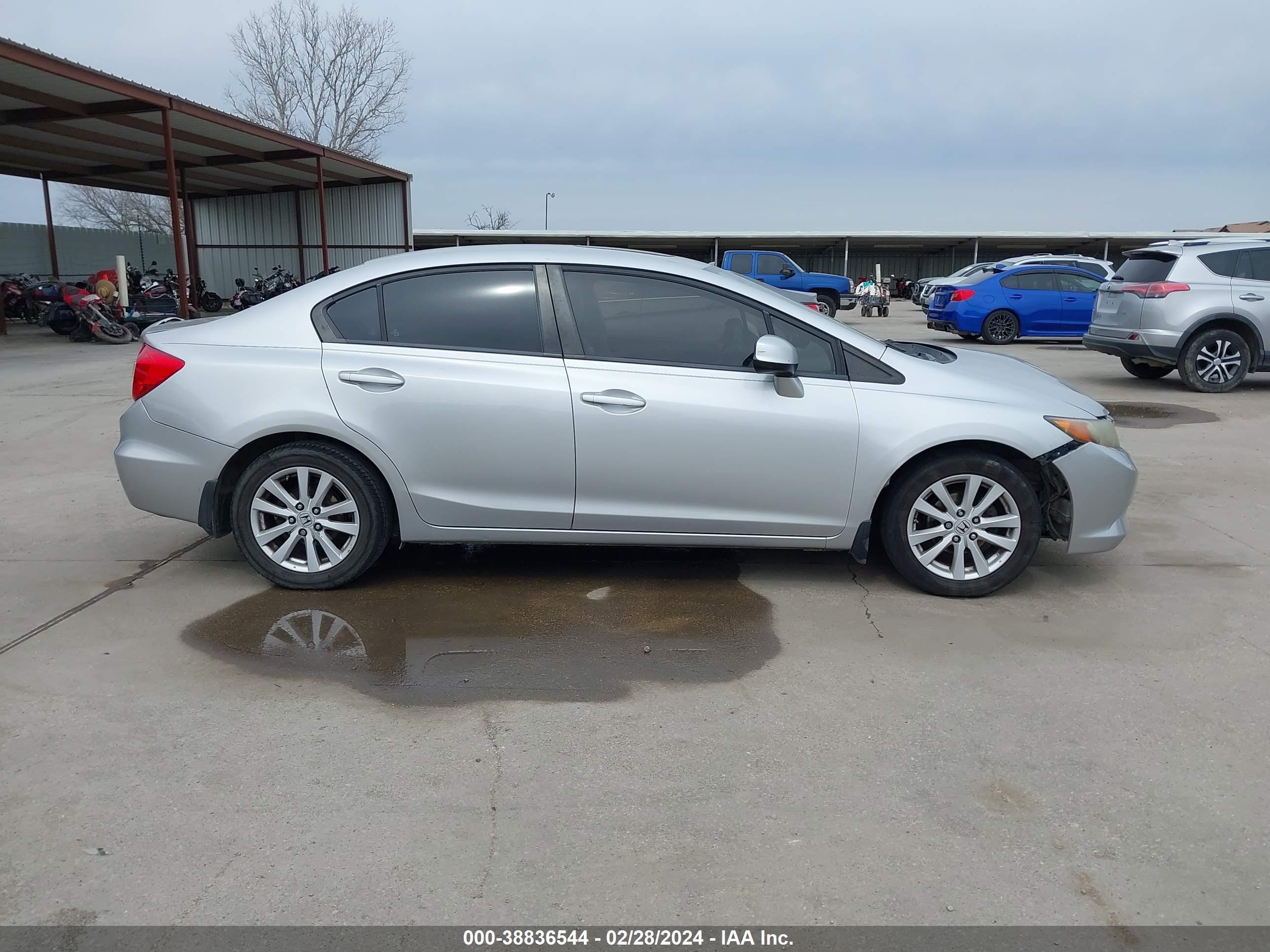 Photo 12 VIN: 19XFB2F85CE059067 - HONDA CIVIC 