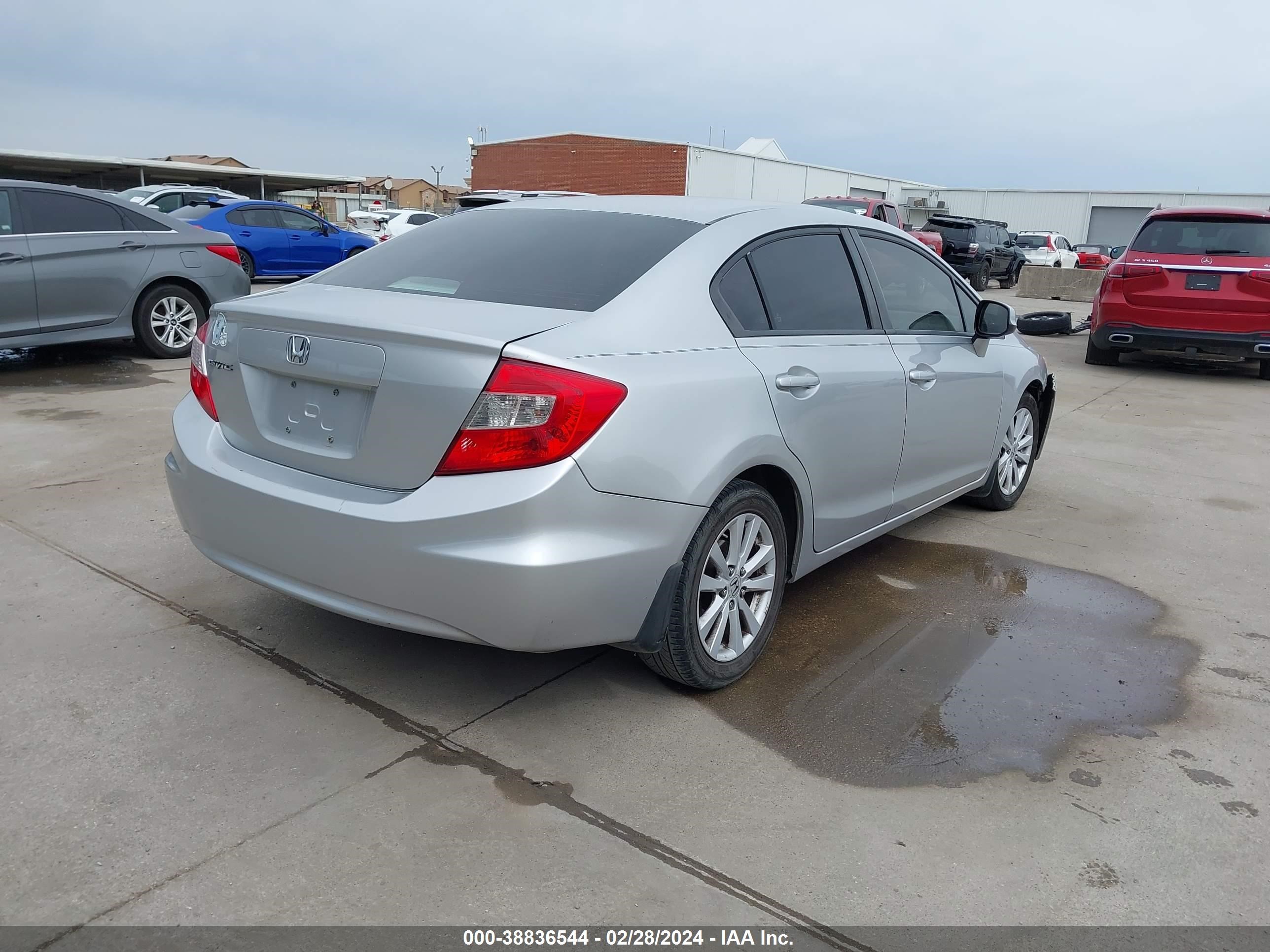 Photo 3 VIN: 19XFB2F85CE059067 - HONDA CIVIC 