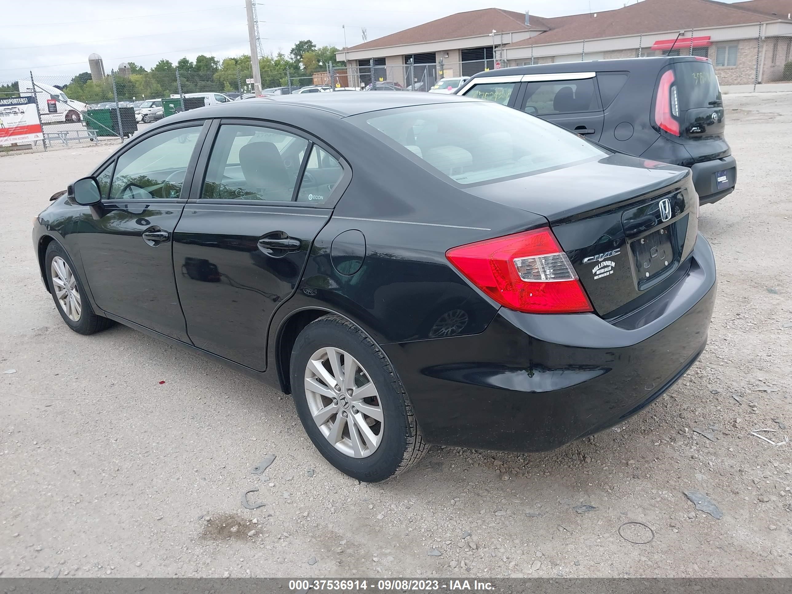 Photo 2 VIN: 19XFB2F85CE087676 - HONDA CIVIC 