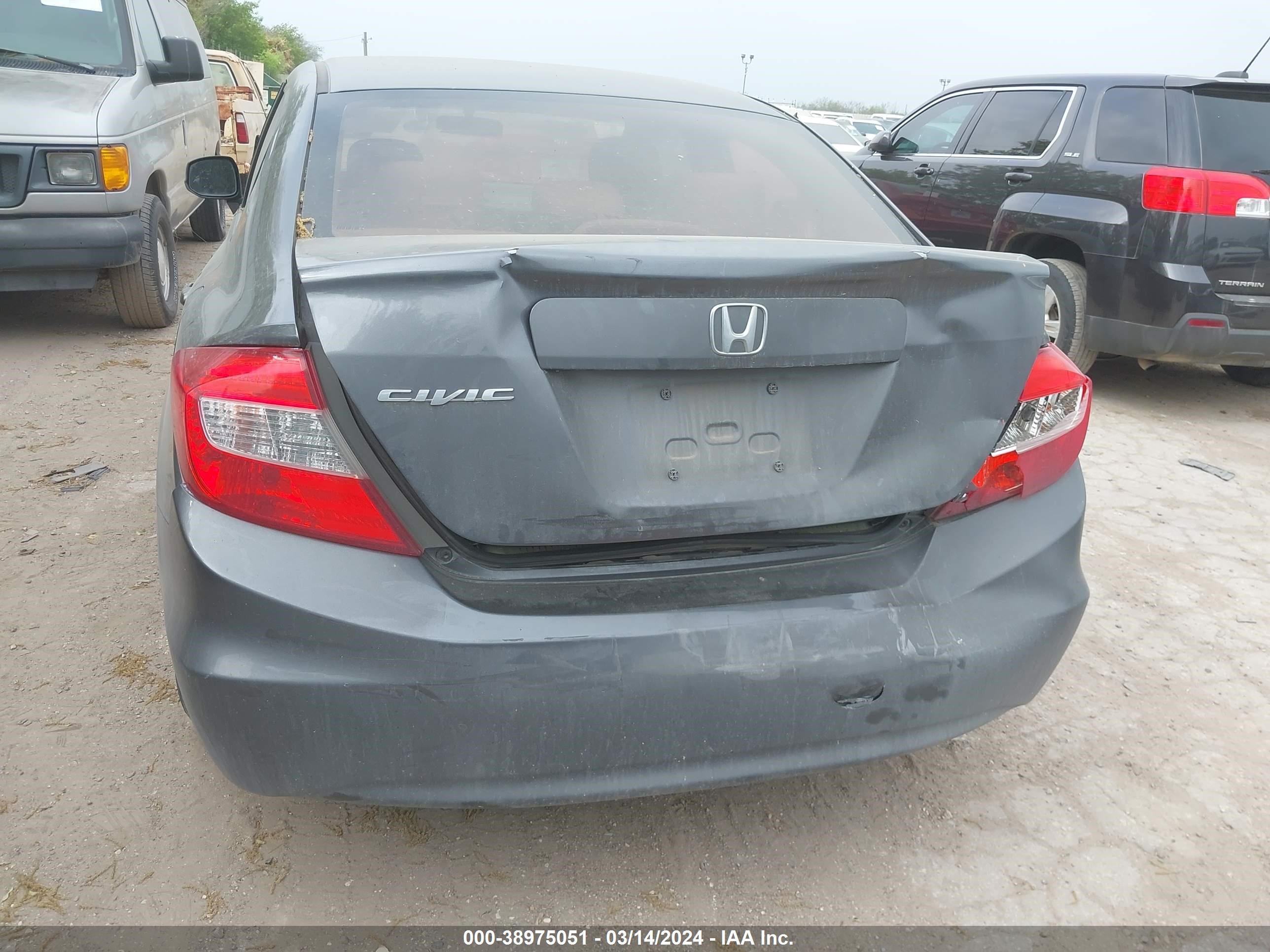 Photo 5 VIN: 19XFB2F86CE061636 - HONDA CIVIC 