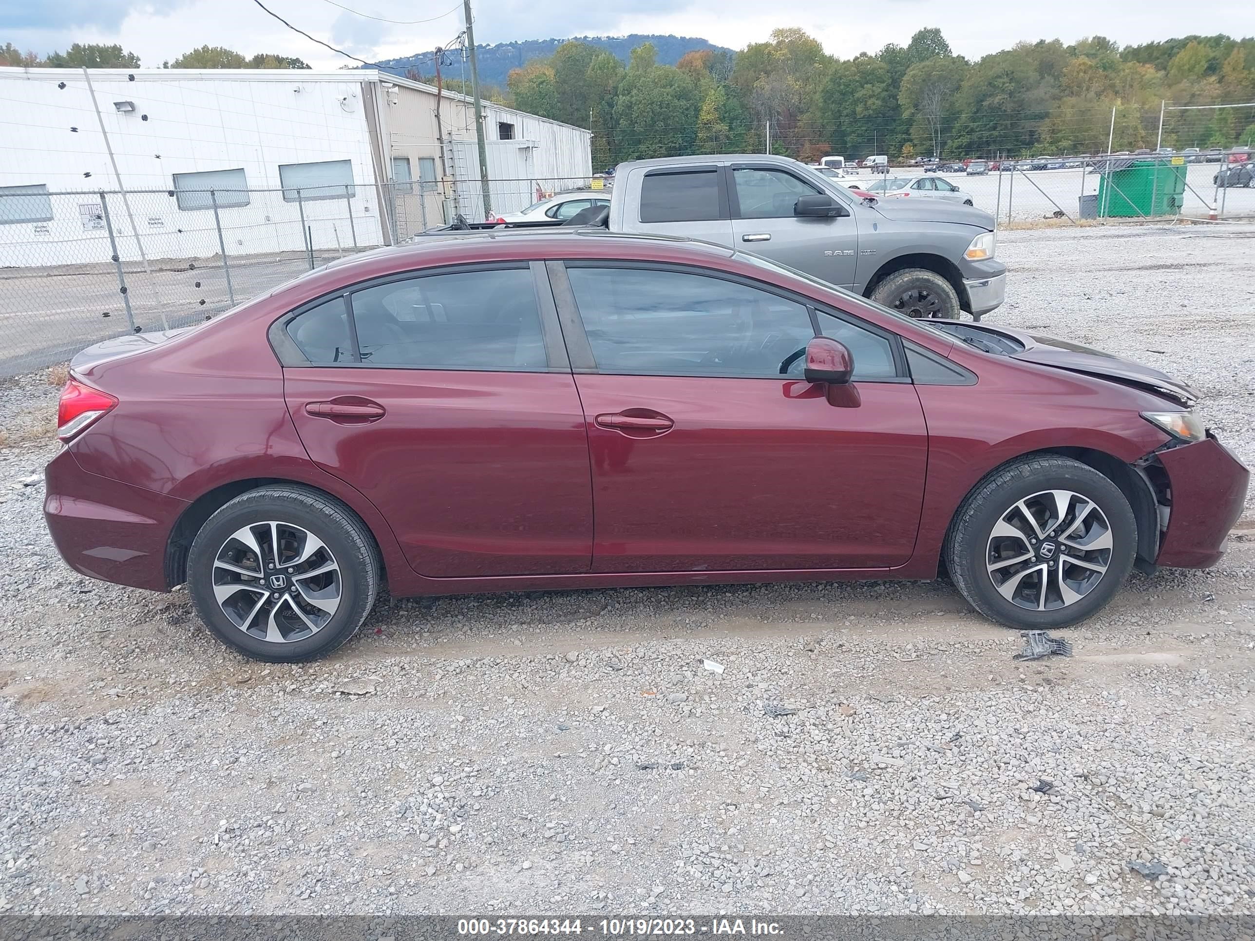 Photo 12 VIN: 19XFB2F86DE026323 - HONDA CIVIC 