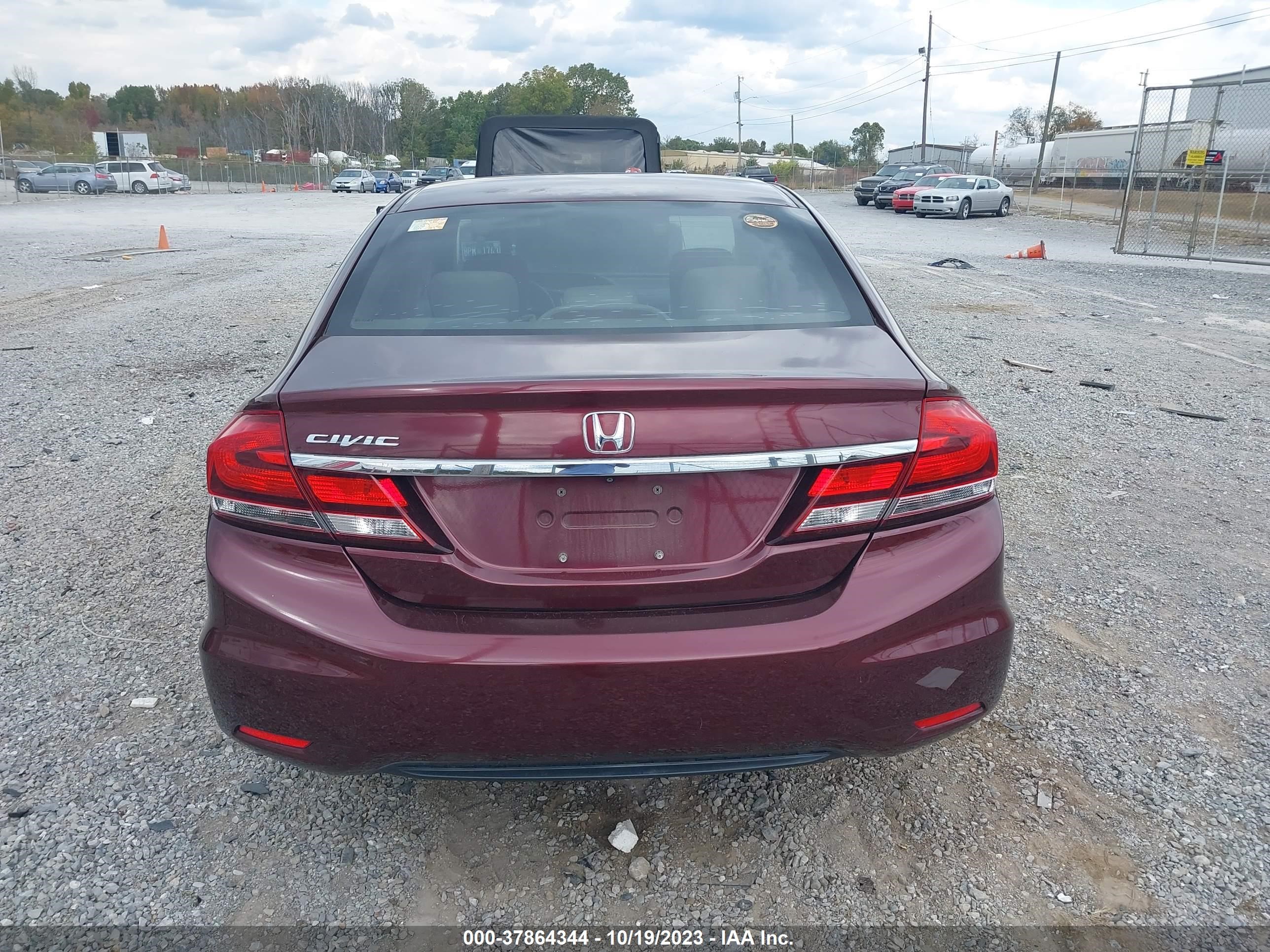 Photo 15 VIN: 19XFB2F86DE026323 - HONDA CIVIC 