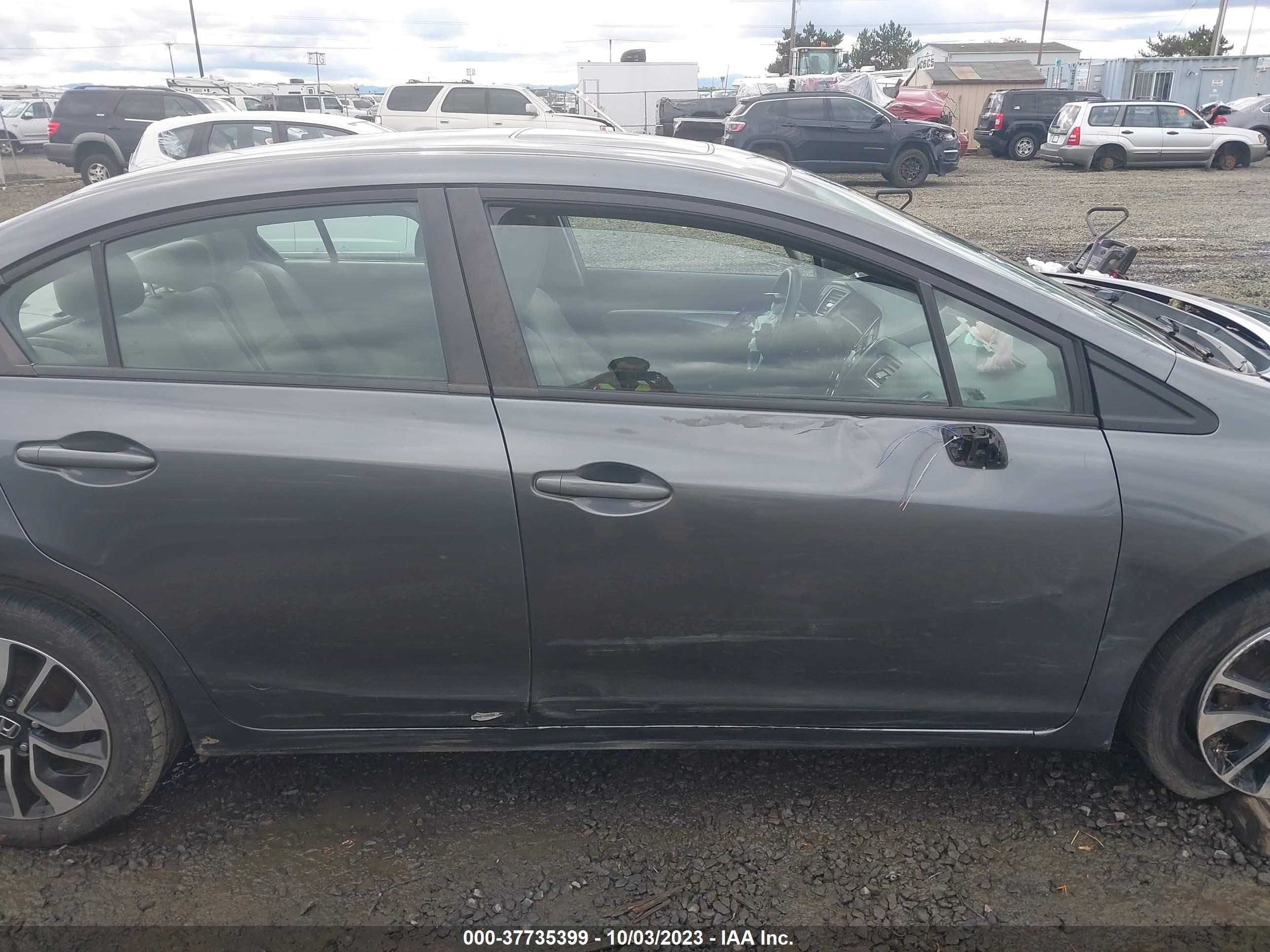 Photo 13 VIN: 19XFB2F86DE226800 - HONDA CIVIC 