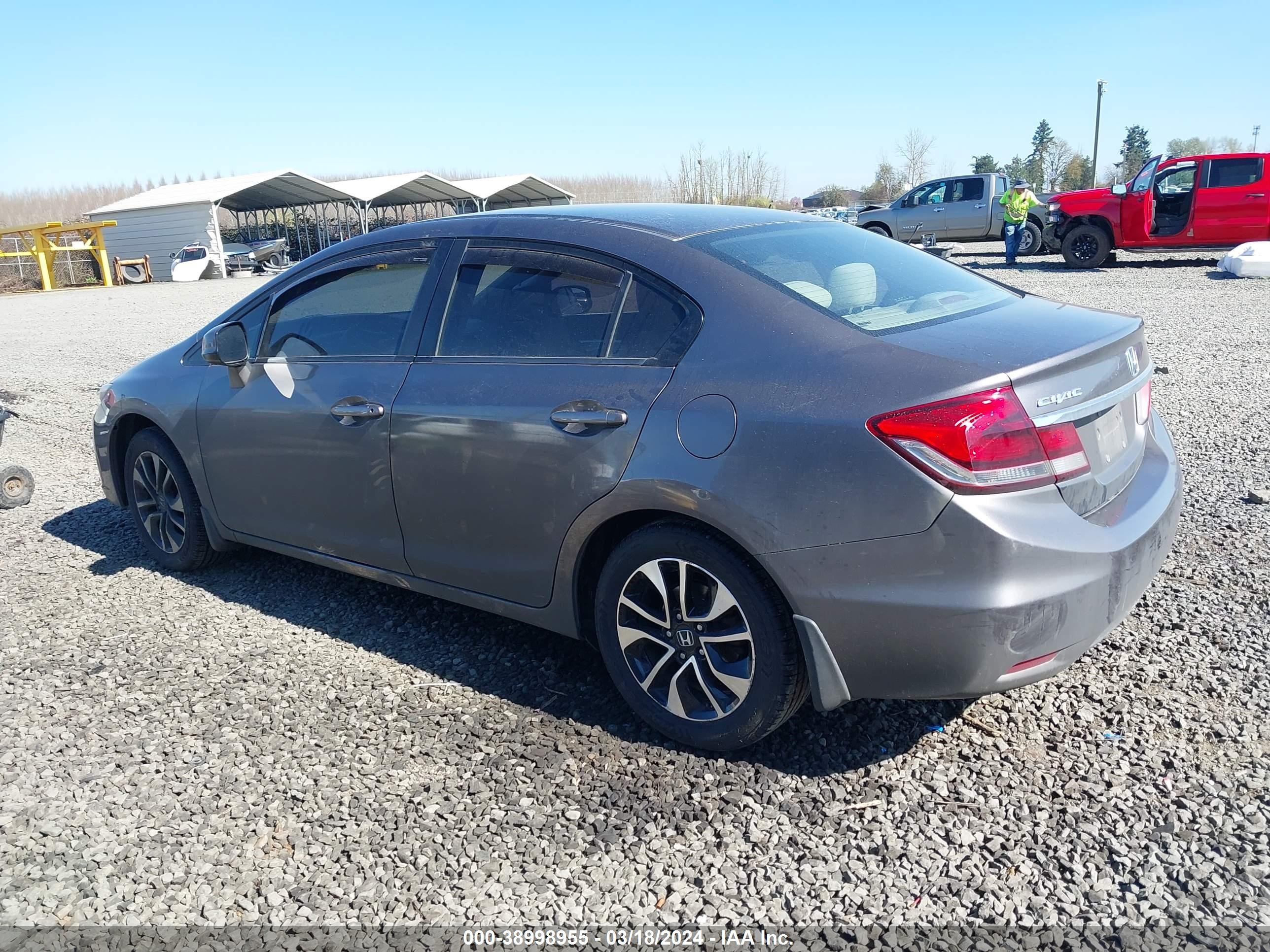 Photo 2 VIN: 19XFB2F86DE236680 - HONDA CIVIC 