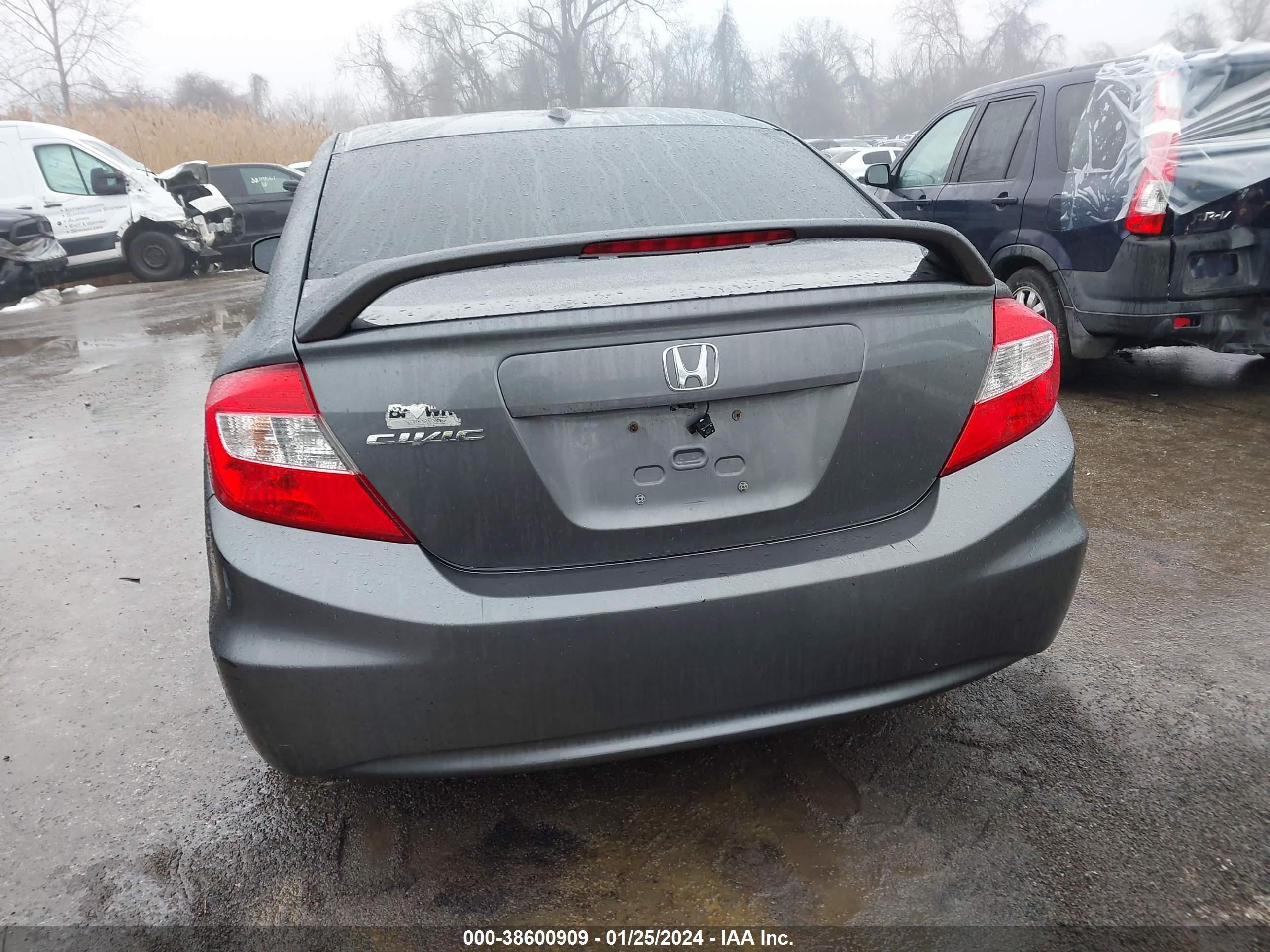 Photo 16 VIN: 19XFB2F87CE348855 - HONDA CIVIC 