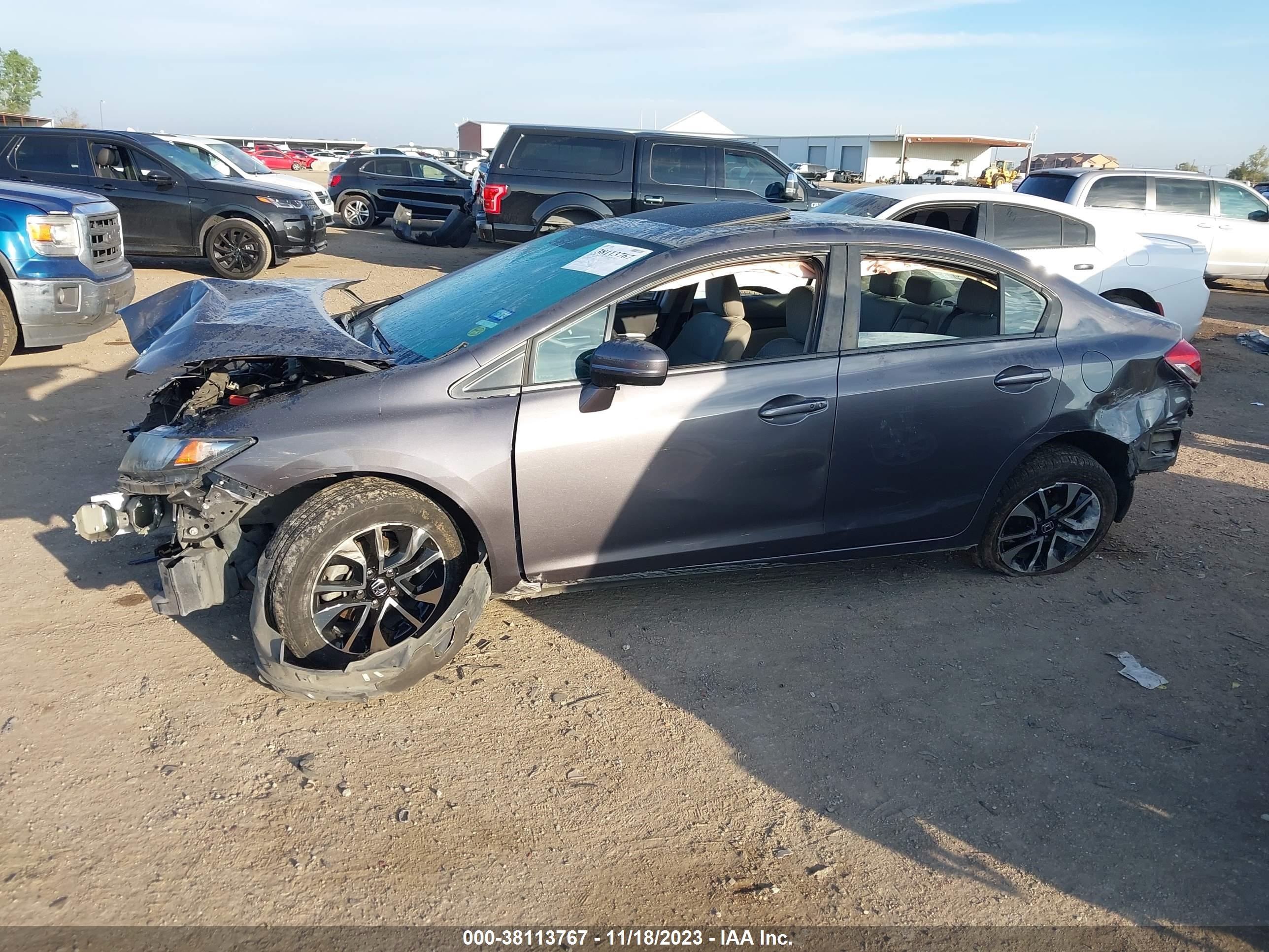 Photo 13 VIN: 19XFB2F87FE063903 - HONDA CIVIC 