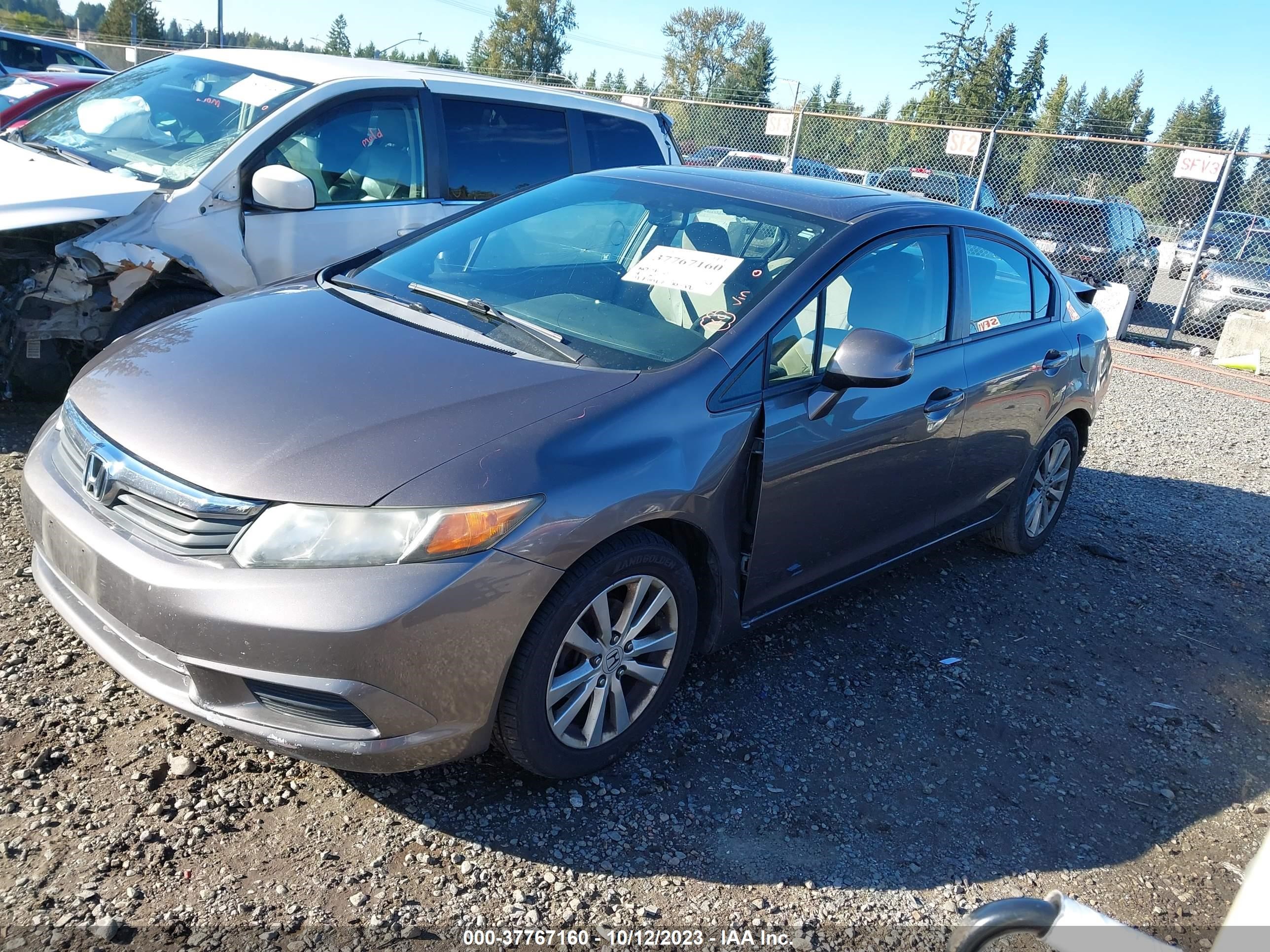 Photo 1 VIN: 19XFB2F89CE313234 - HONDA CIVIC 