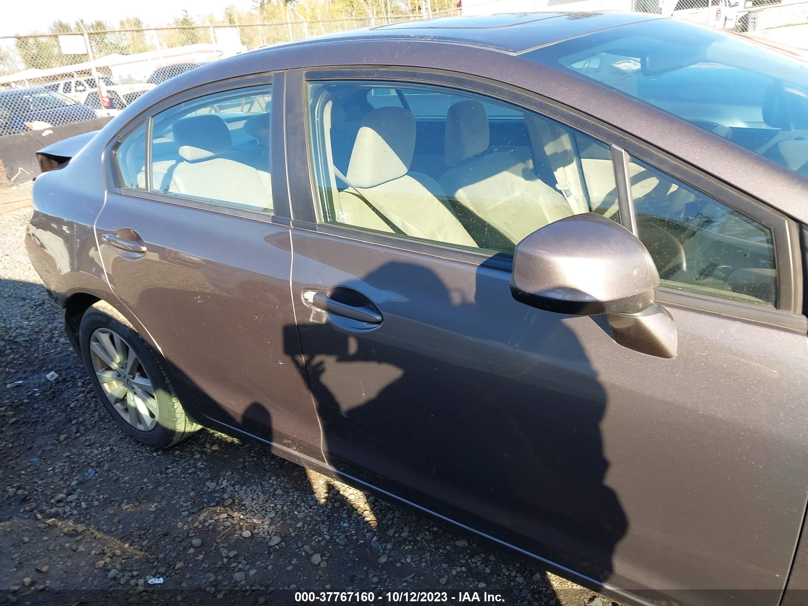 Photo 12 VIN: 19XFB2F89CE313234 - HONDA CIVIC 