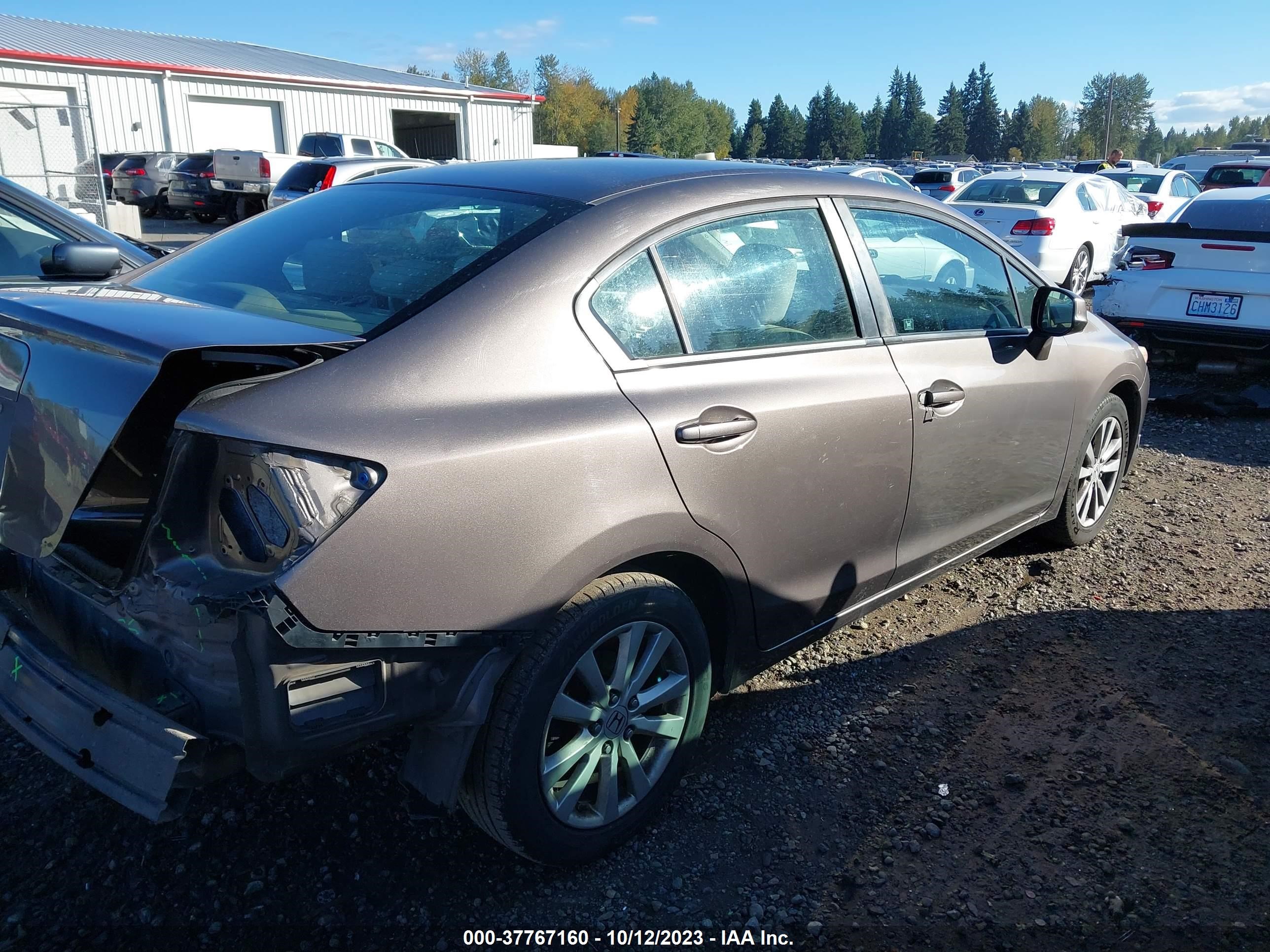 Photo 3 VIN: 19XFB2F89CE313234 - HONDA CIVIC 