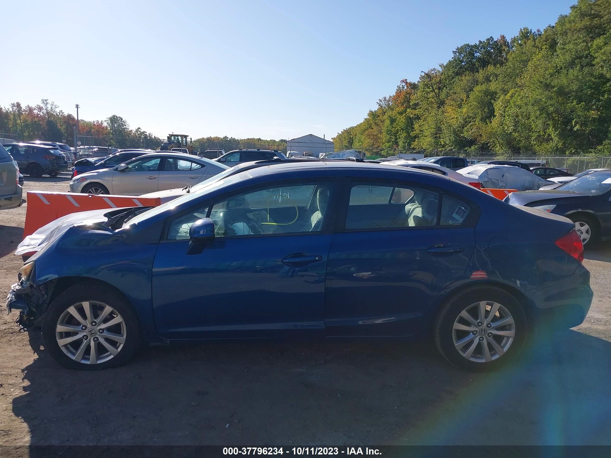 Photo 12 VIN: 19XFB2F89CE333676 - HONDA CIVIC 