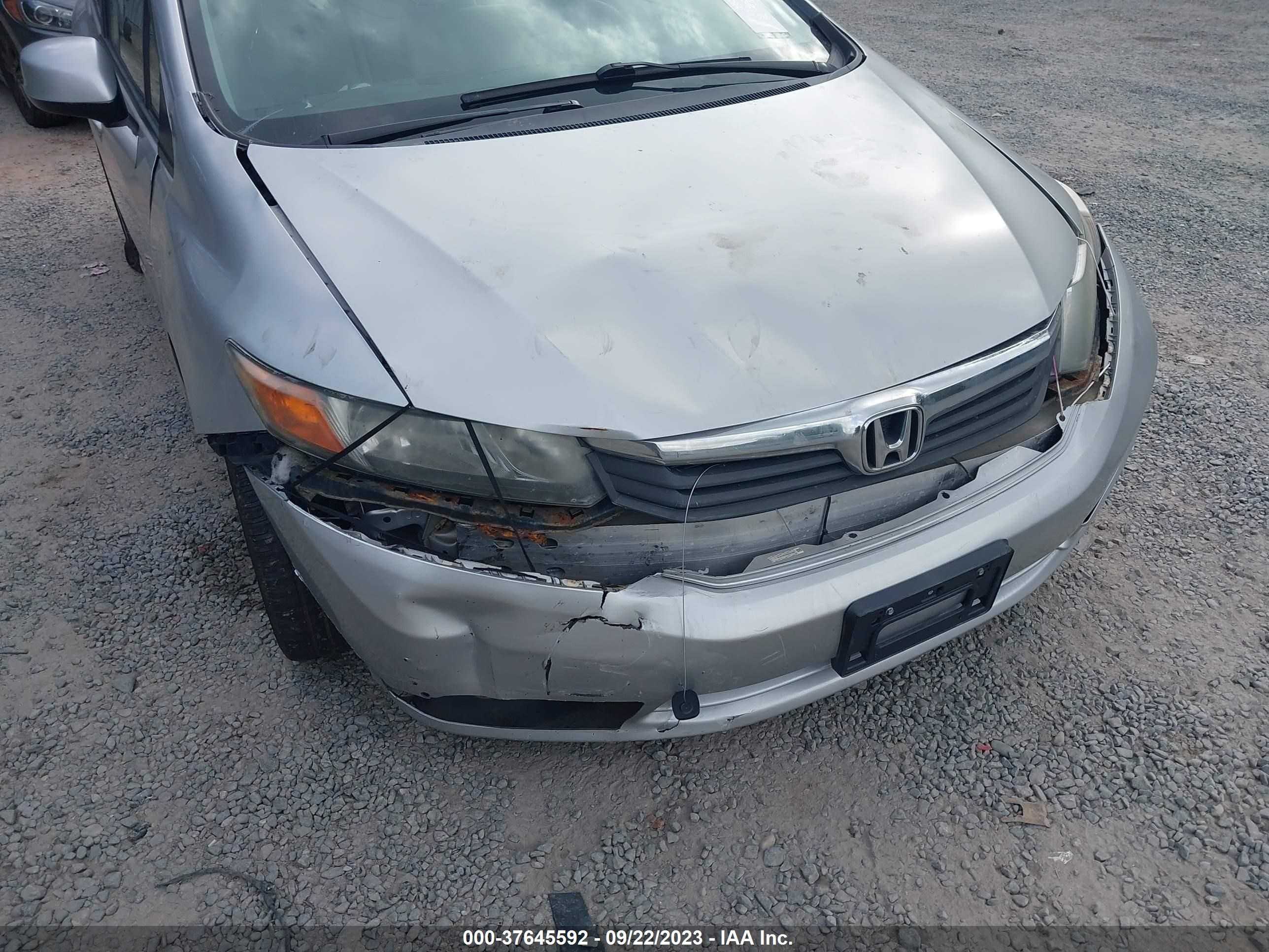 Photo 5 VIN: 19XFB2F8XCE014142 - HONDA CIVIC 