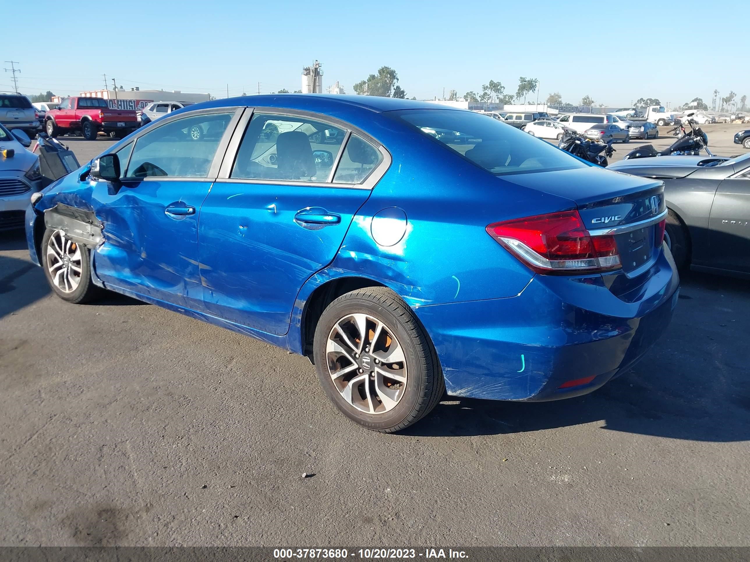 Photo 2 VIN: 19XFB2F8XDE254261 - HONDA CIVIC 