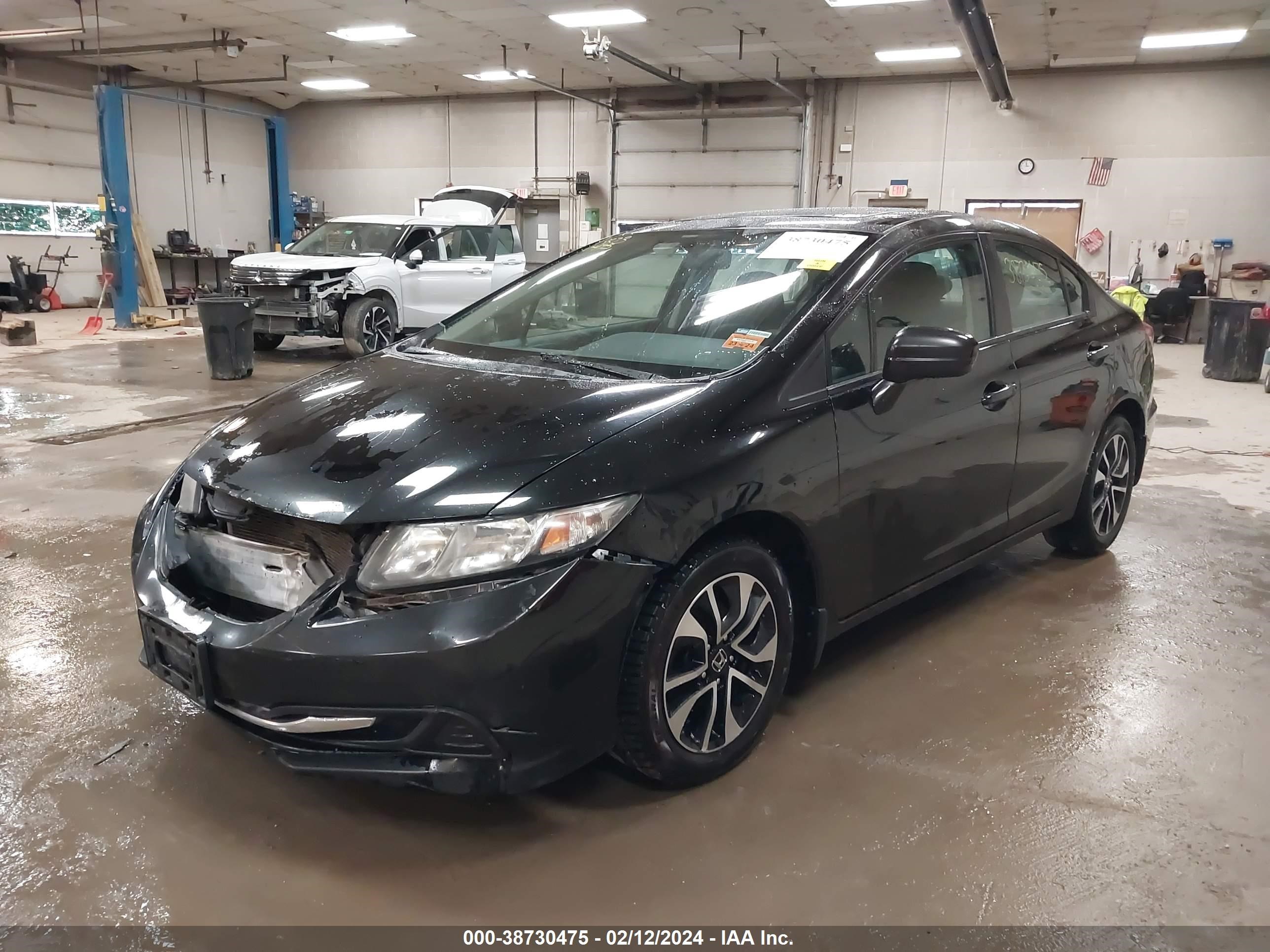 Photo 1 VIN: 19XFB2F8XFE063667 - HONDA CIVIC 