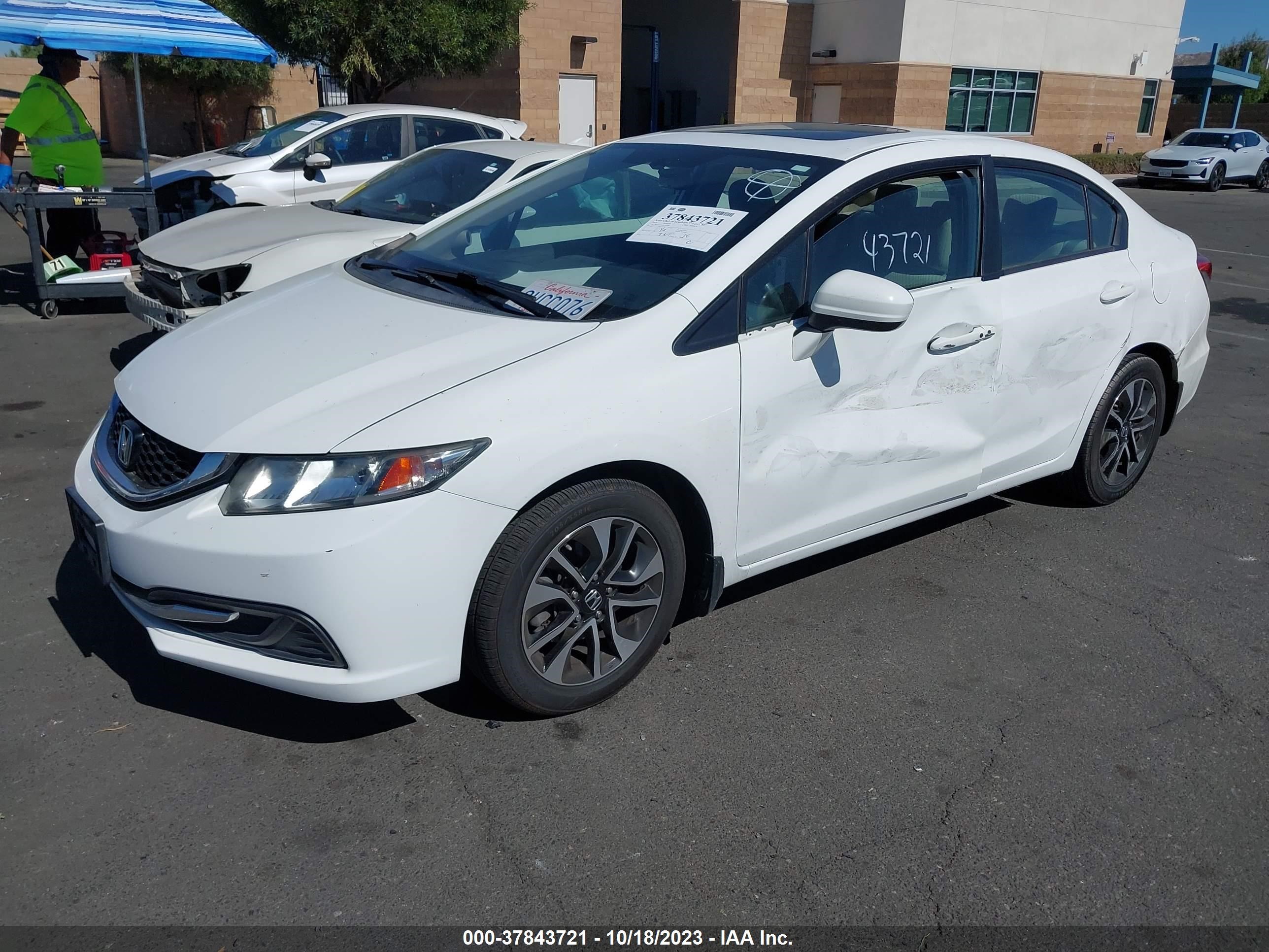 Photo 1 VIN: 19XFB2F8XFE214202 - HONDA CIVIC 