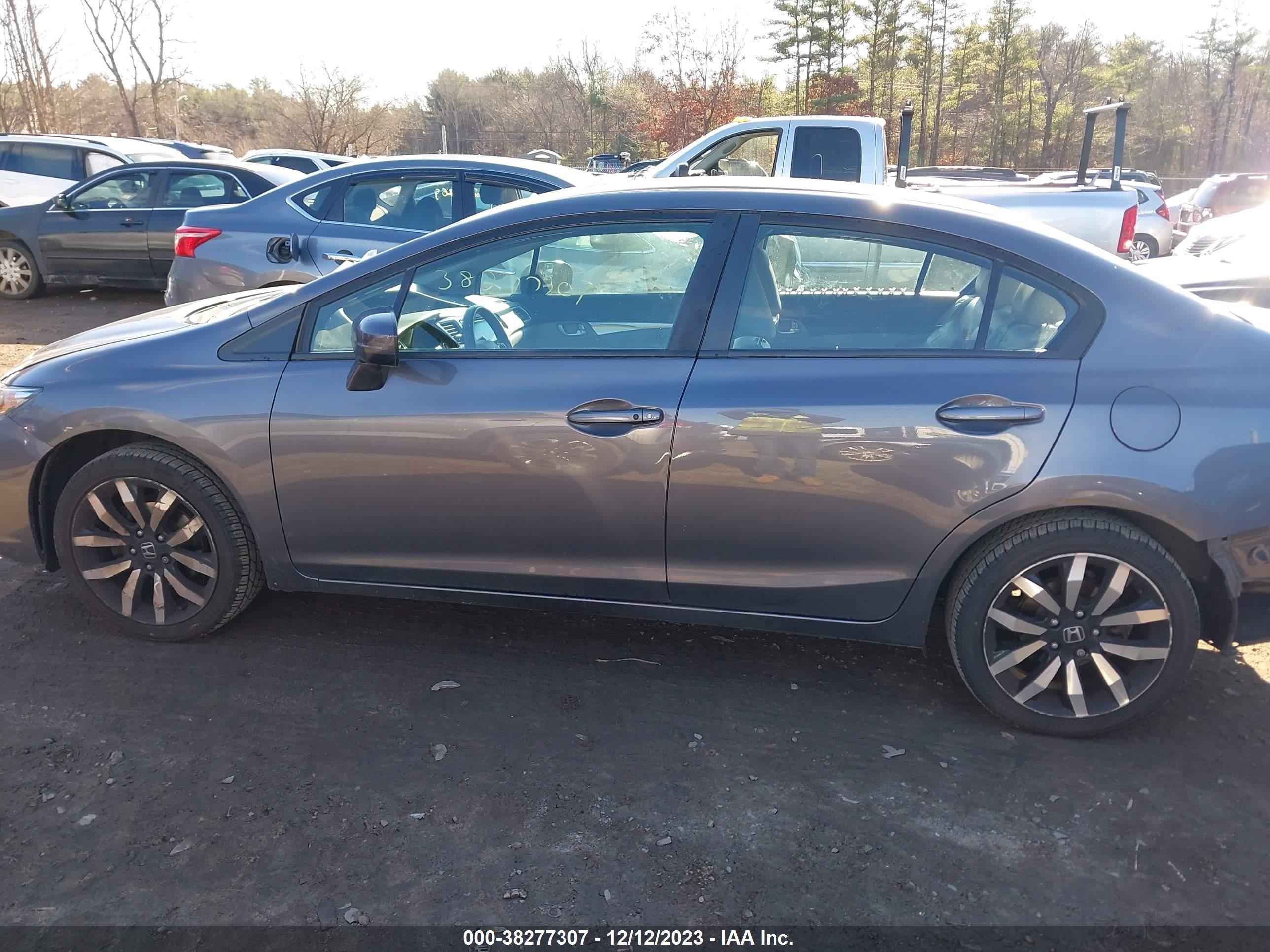 Photo 13 VIN: 19XFB2F90FE239117 - HONDA CIVIC 