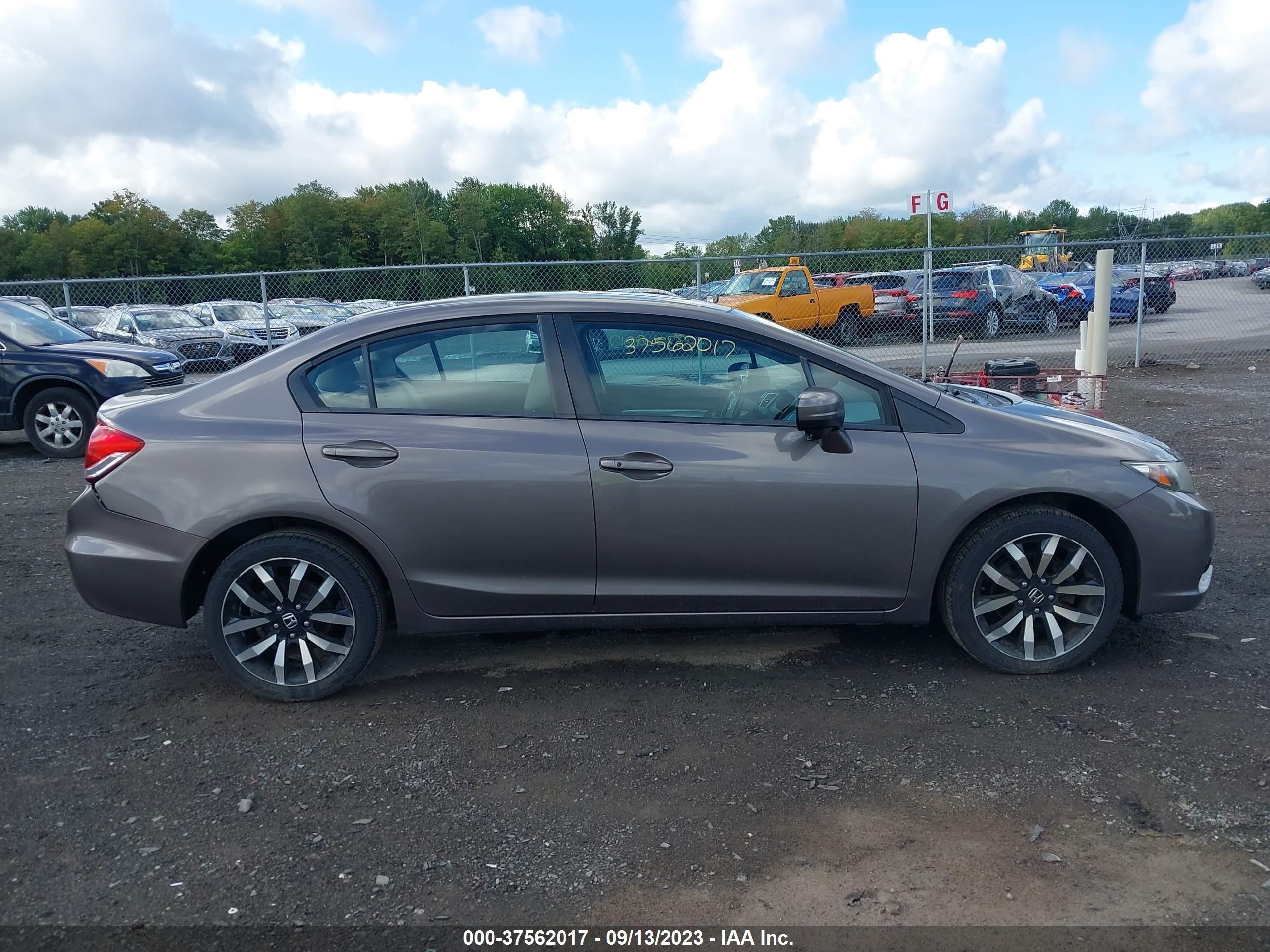 Photo 12 VIN: 19XFB2F91FE235366 - HONDA CIVIC 