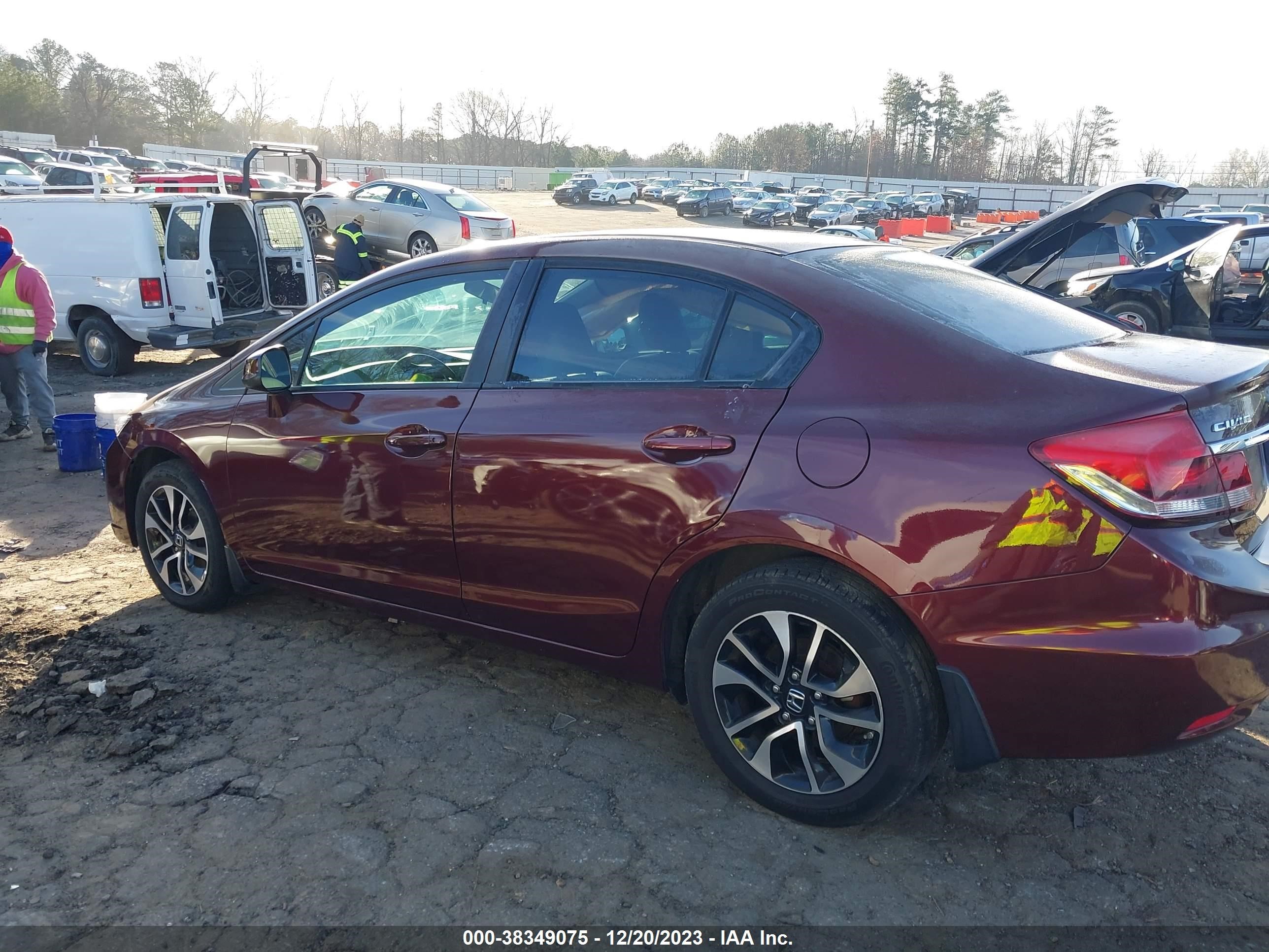 Photo 13 VIN: 19XFB2F92DE283830 - HONDA CIVIC 