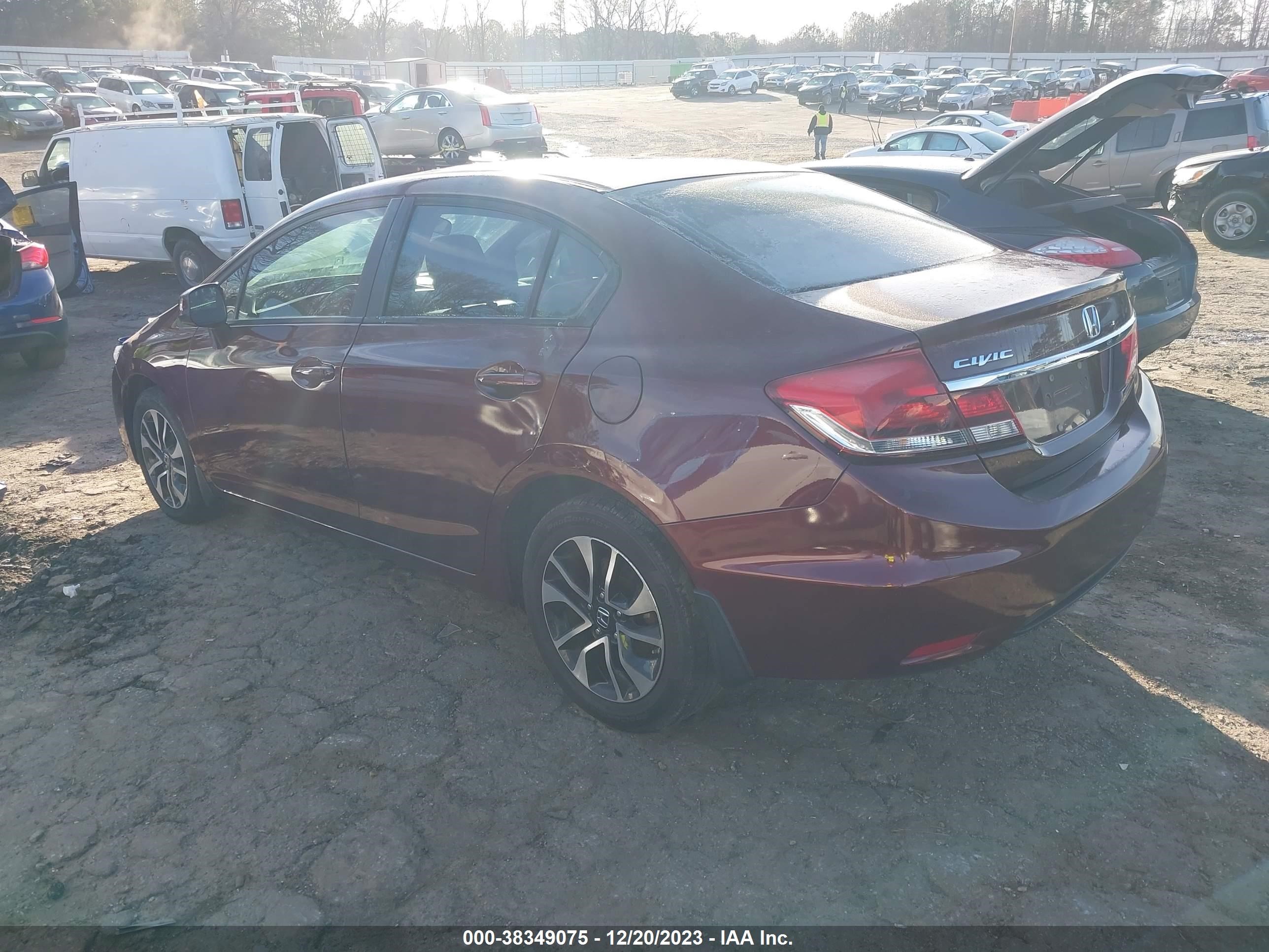 Photo 2 VIN: 19XFB2F92DE283830 - HONDA CIVIC 