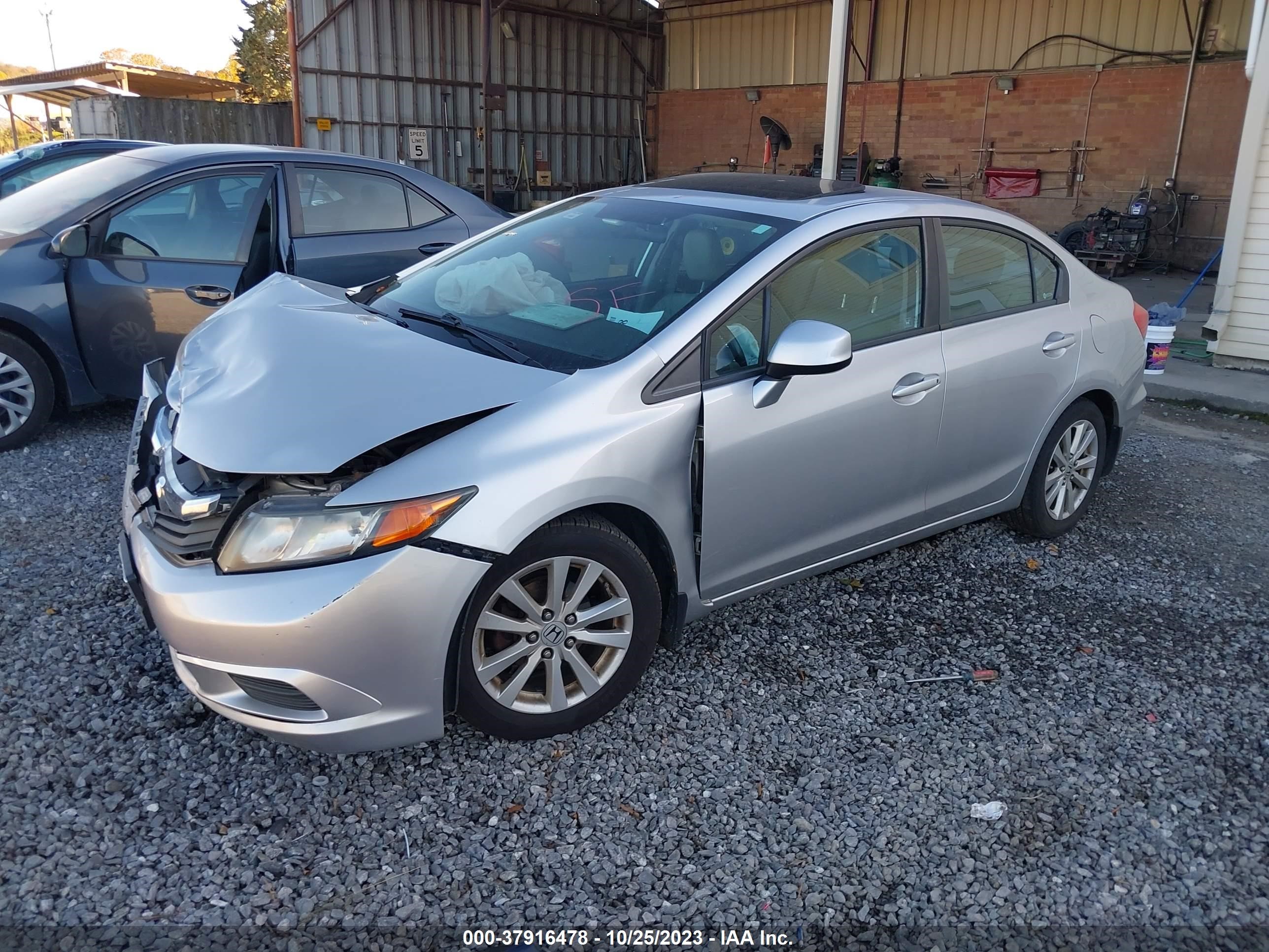 Photo 1 VIN: 19XFB2F94CE039188 - HONDA CIVIC 