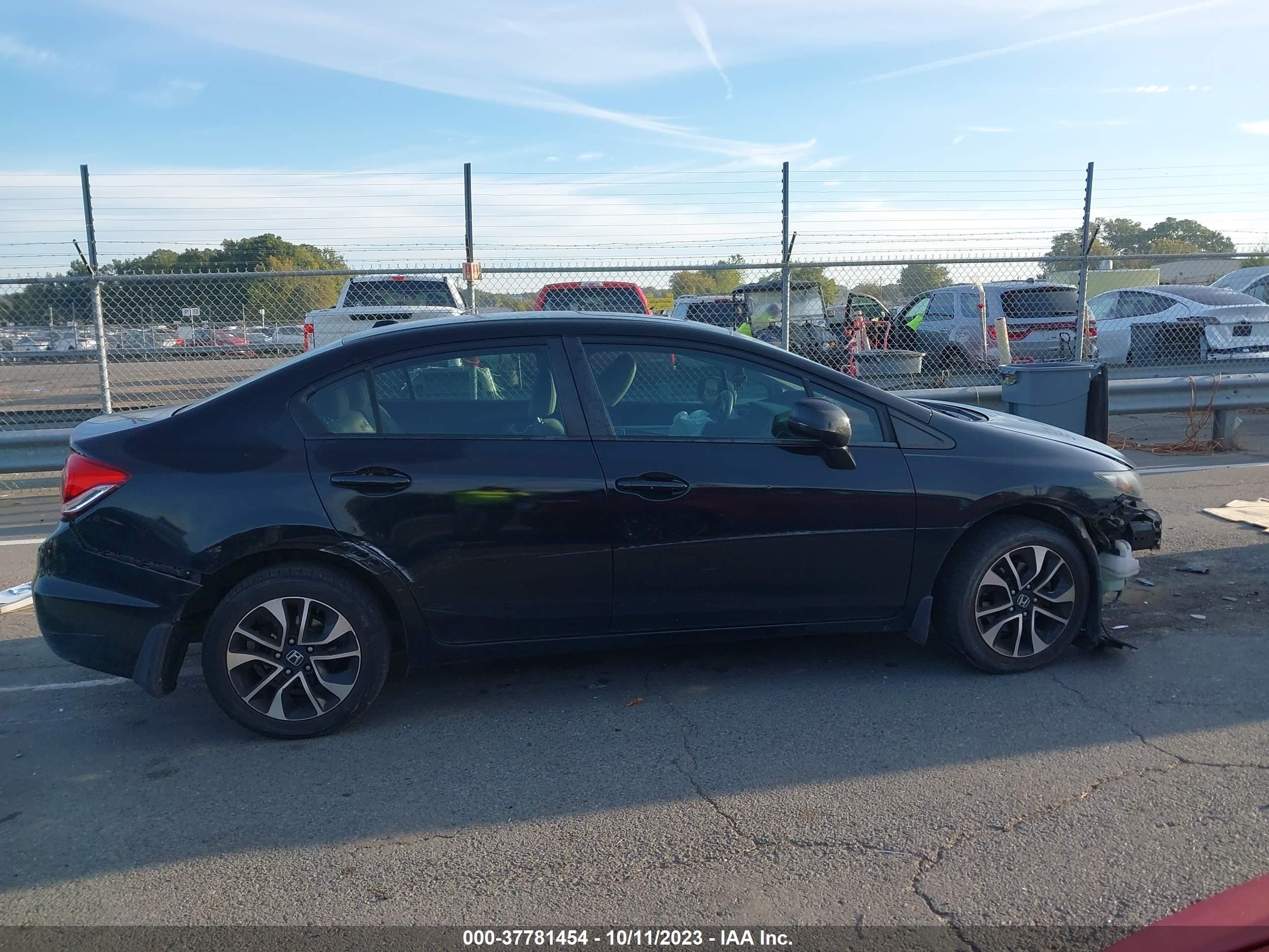 Photo 12 VIN: 19XFB2F95DE092659 - HONDA CIVIC 