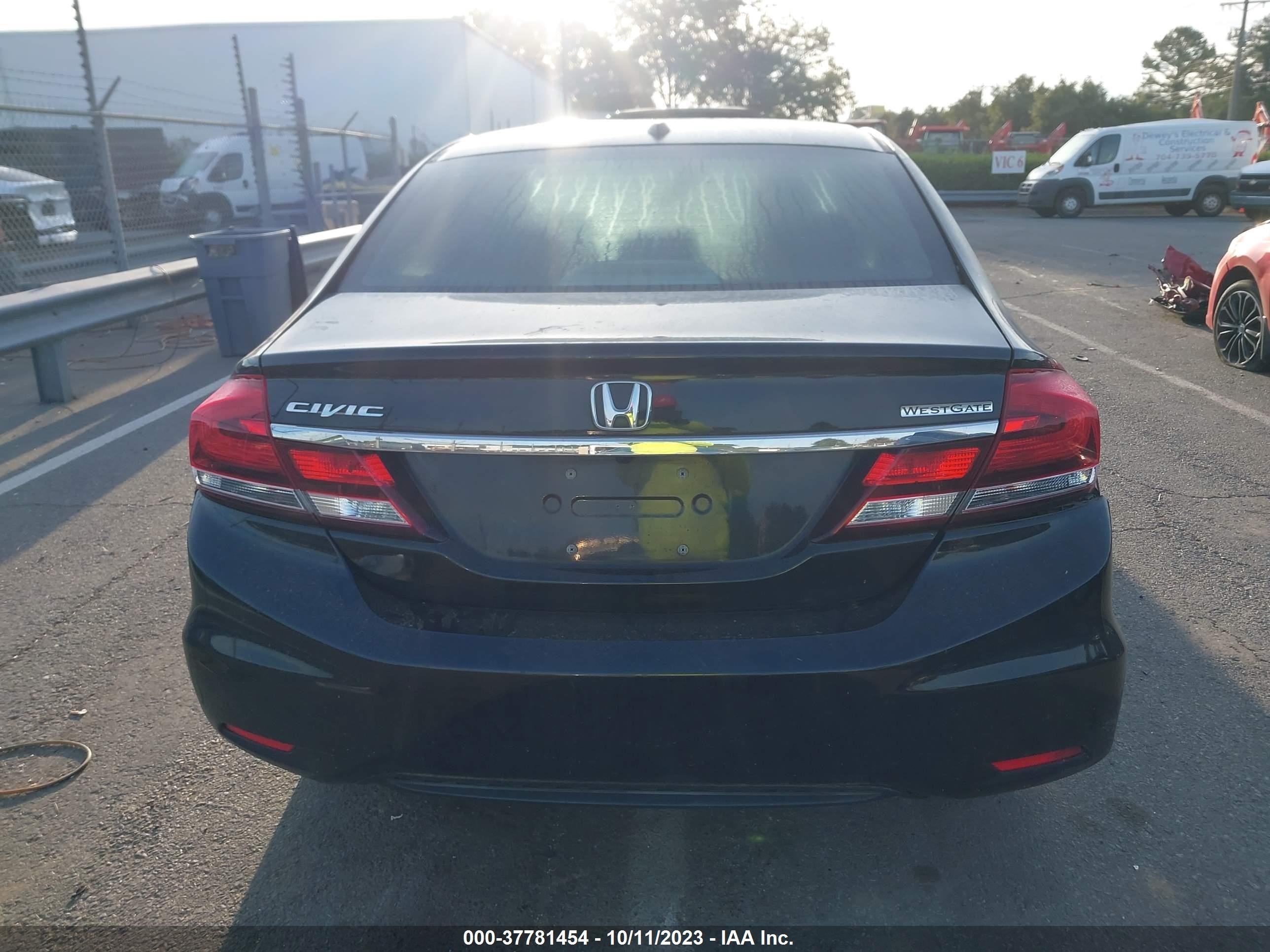 Photo 15 VIN: 19XFB2F95DE092659 - HONDA CIVIC 