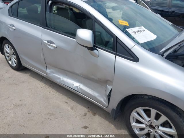 Photo 5 VIN: 19XFB2F96CE329867 - HONDA CIVIC 