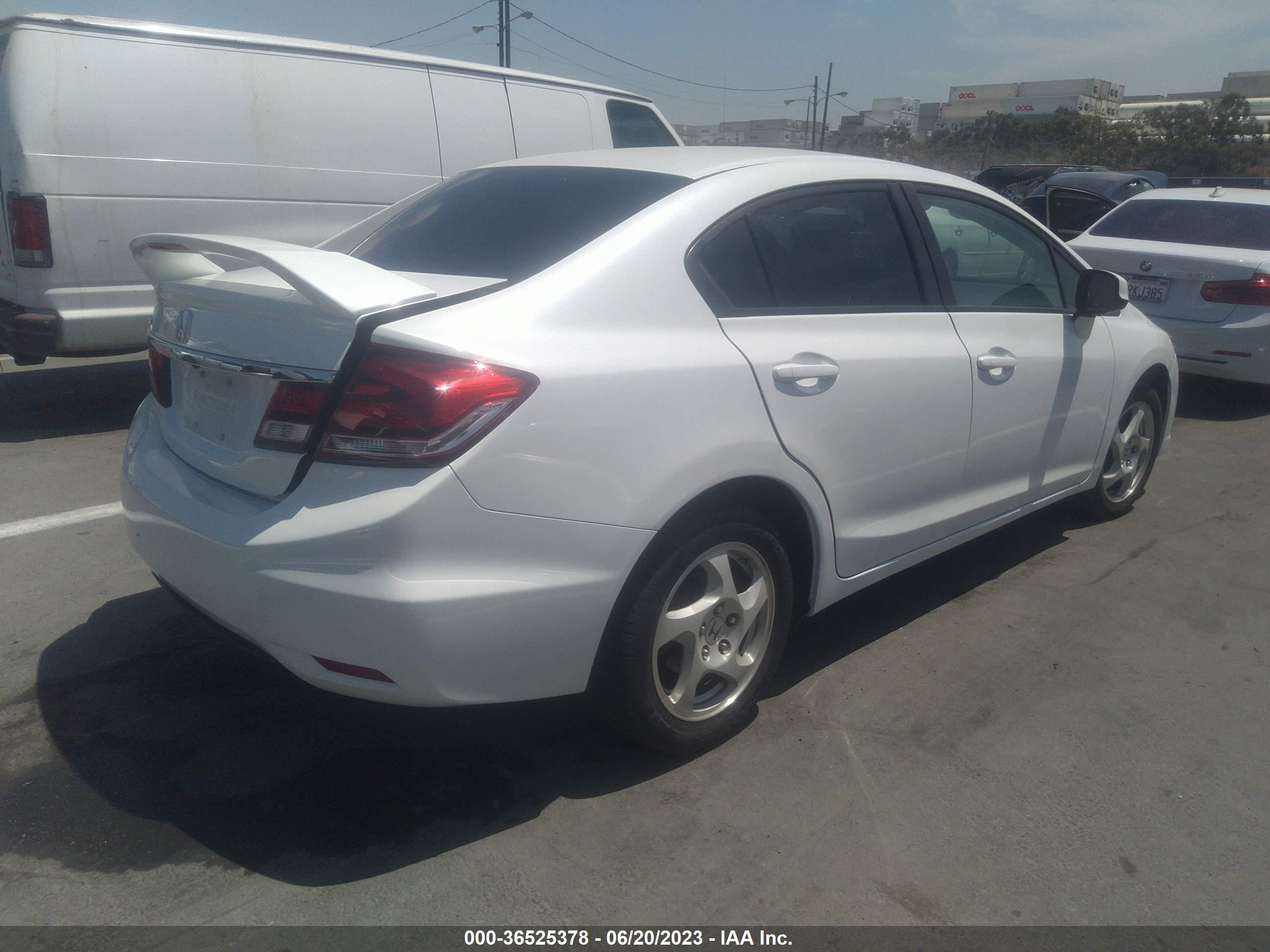 Photo 3 VIN: 19XFB2F98DE259399 - HONDA CIVIC 