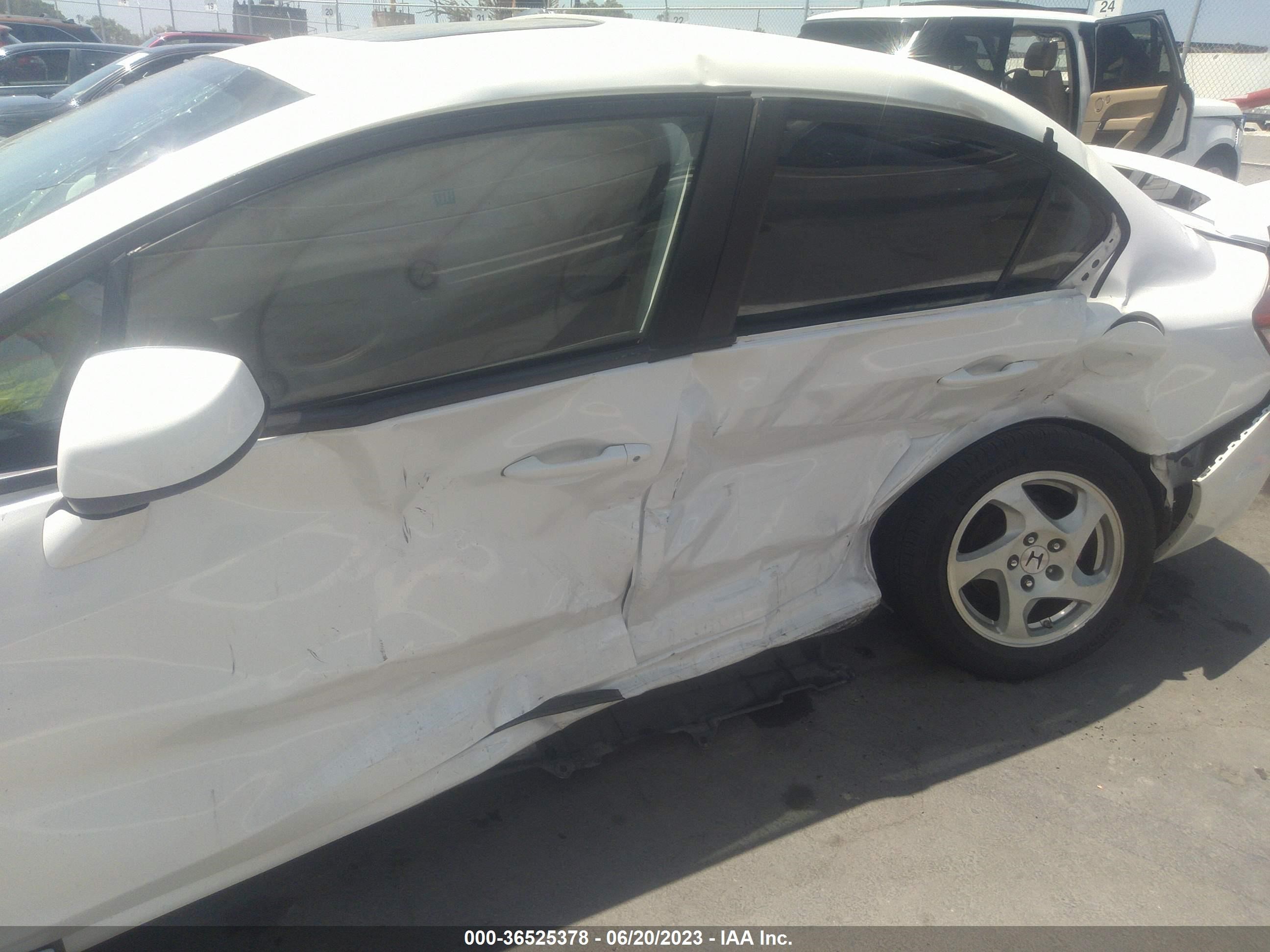 Photo 5 VIN: 19XFB2F98DE259399 - HONDA CIVIC 