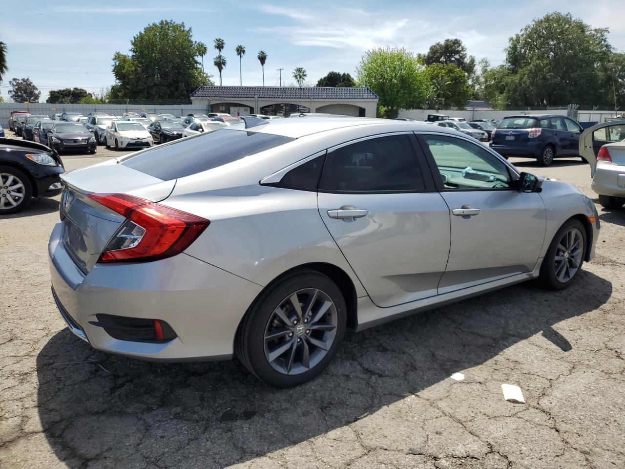 Photo 2 VIN: 19XFC1F32KE210487 - HONDA CIVIC 