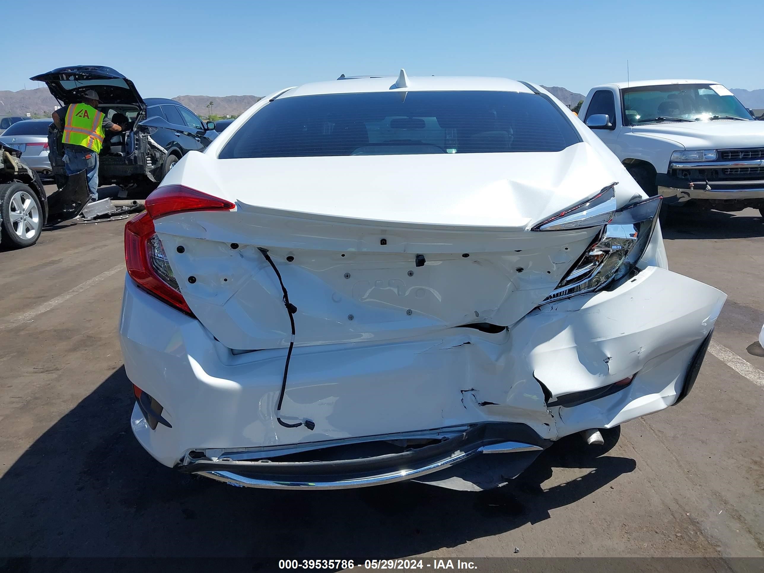 Photo 16 VIN: 19XFC1F38KE017972 - HONDA CIVIC 