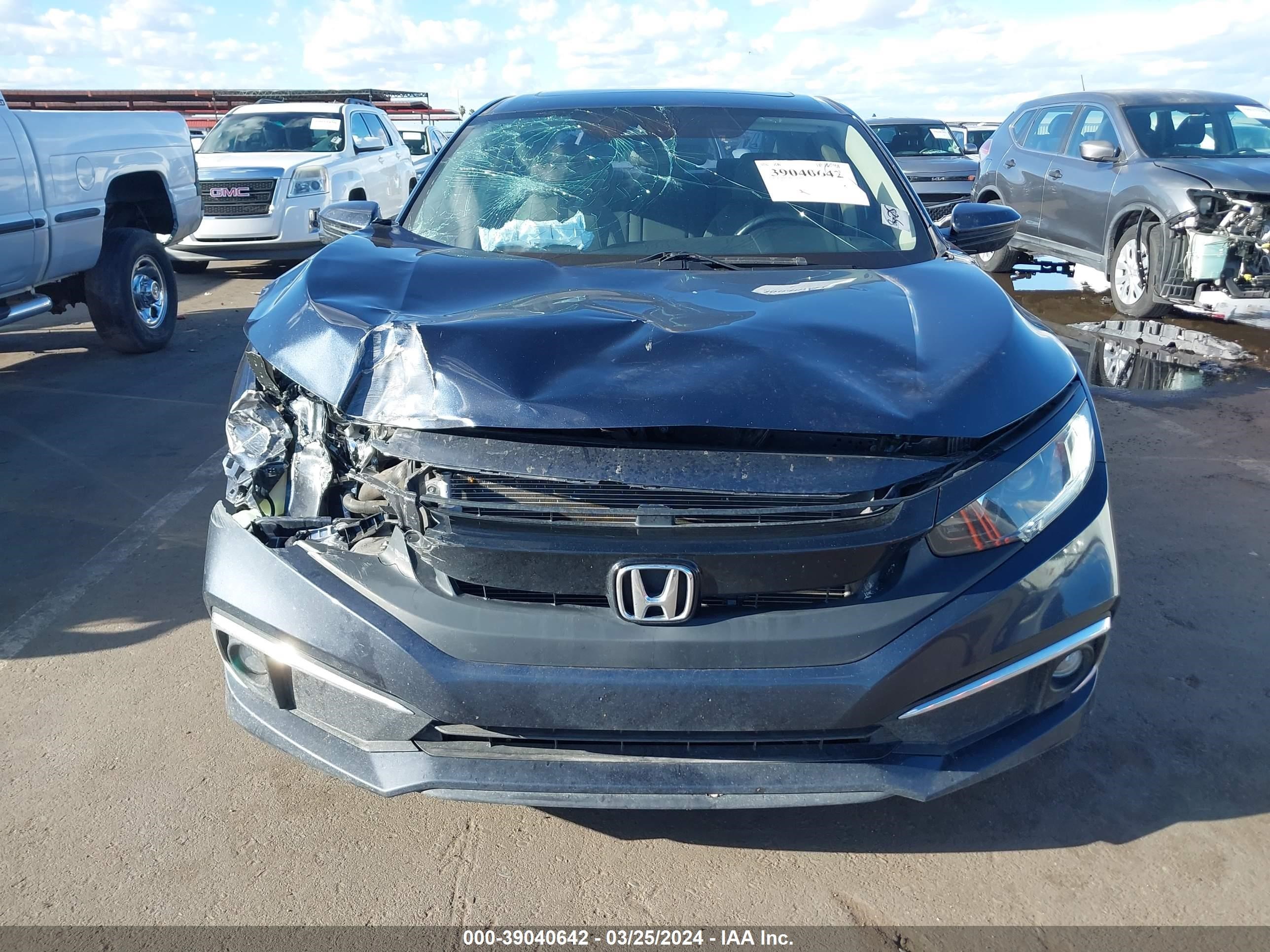 Photo 11 VIN: 19XFC1F3XLE015335 - HONDA CIVIC 