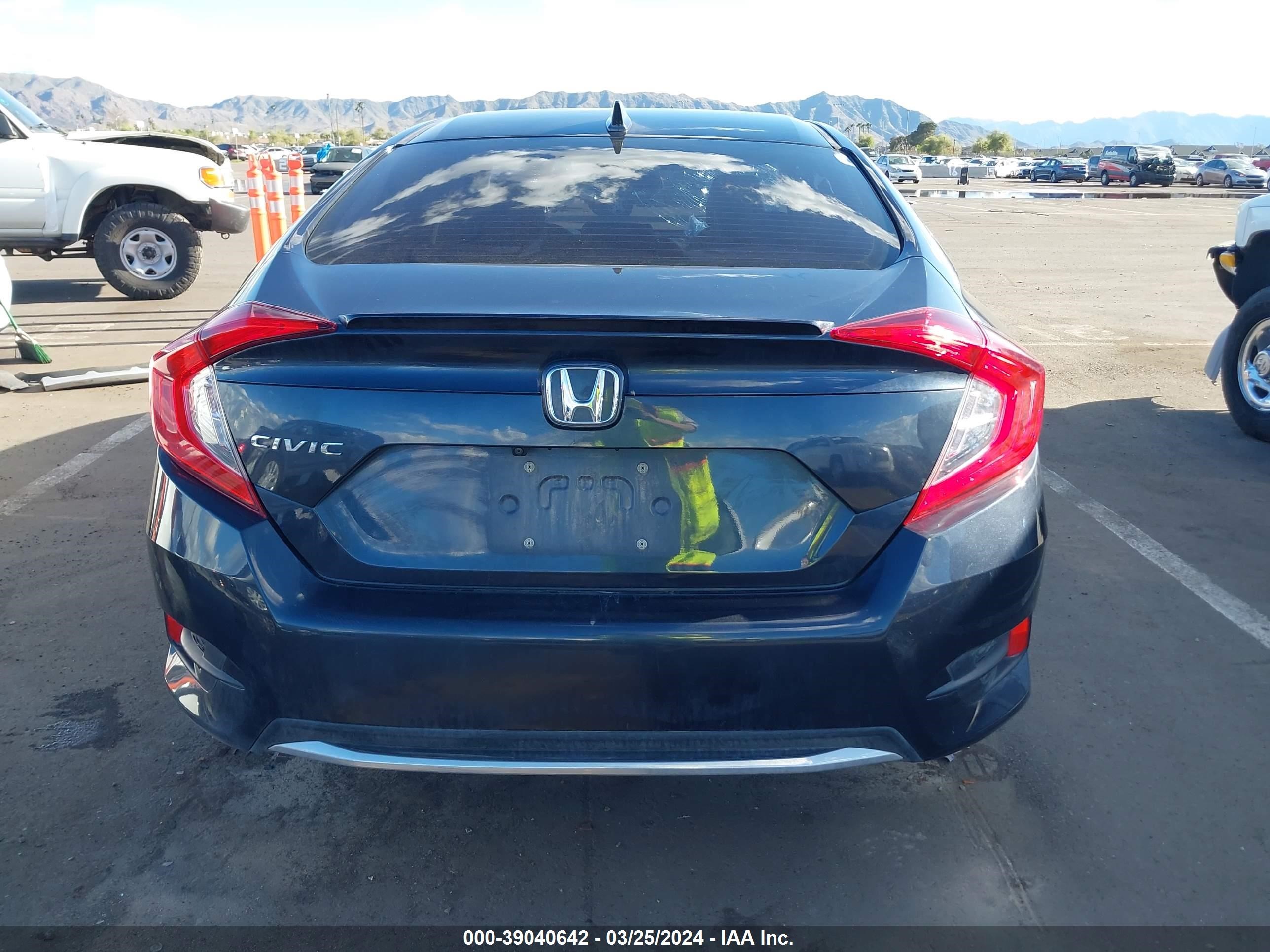 Photo 15 VIN: 19XFC1F3XLE015335 - HONDA CIVIC 