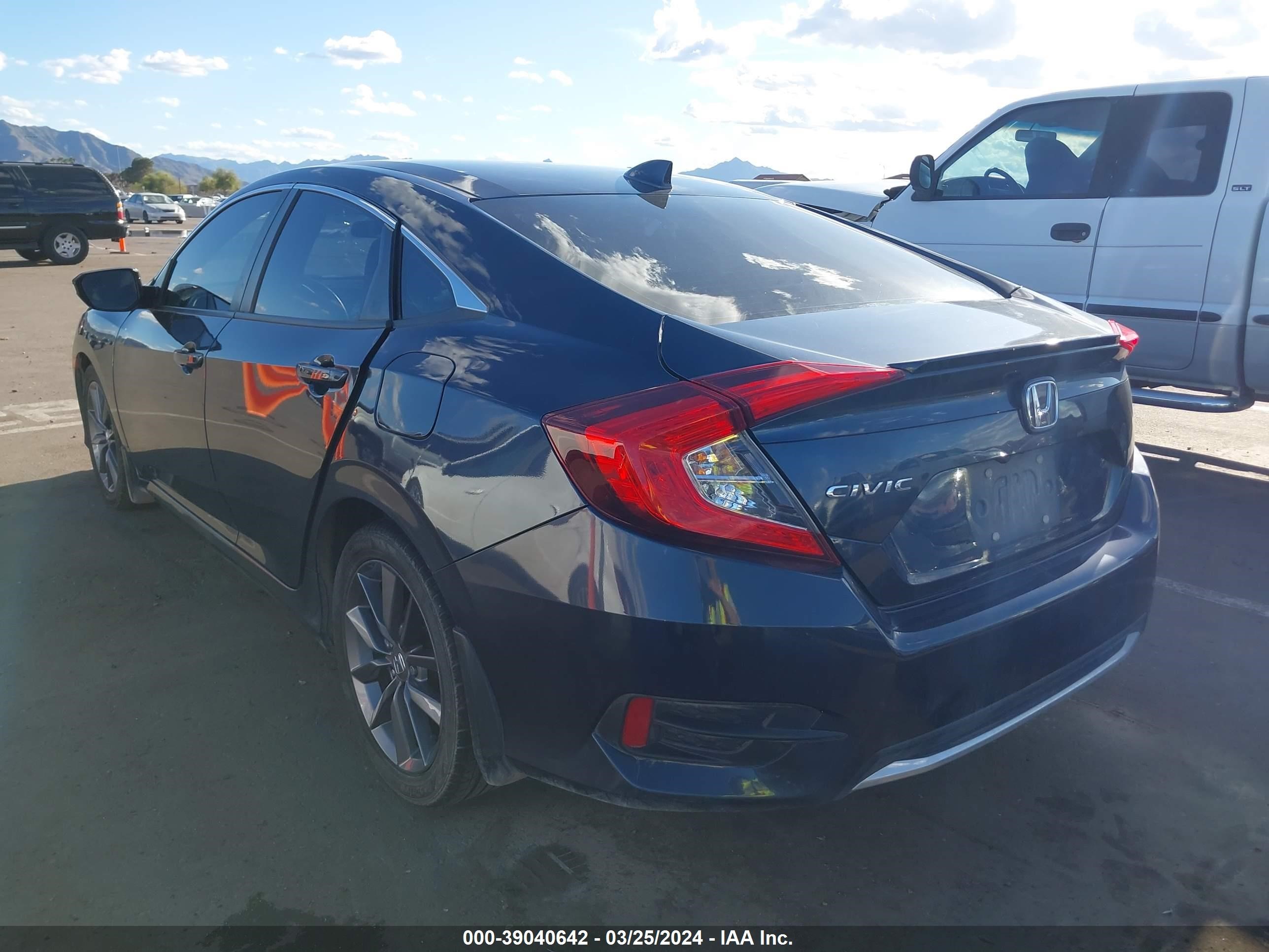 Photo 2 VIN: 19XFC1F3XLE015335 - HONDA CIVIC 