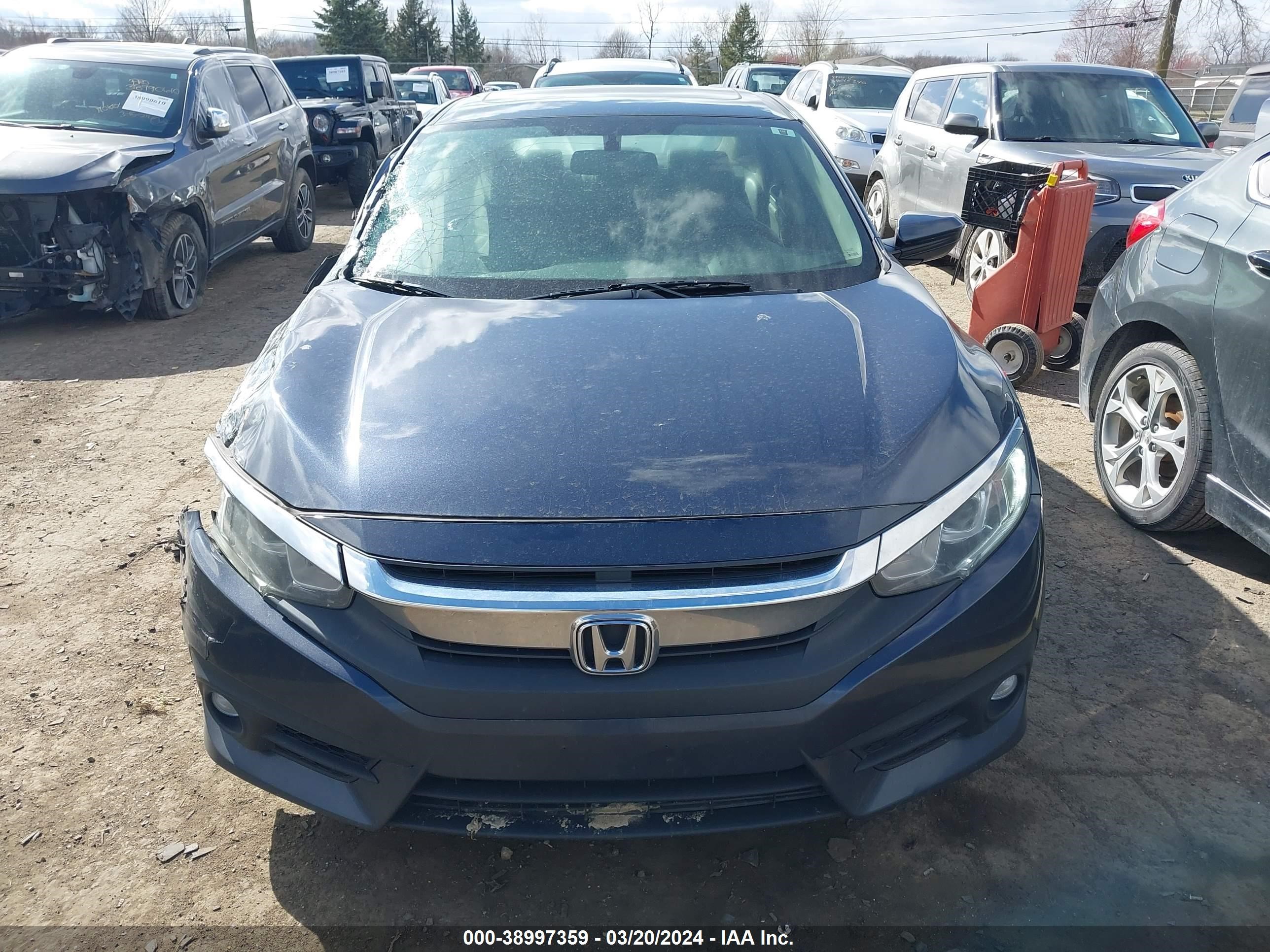 Photo 11 VIN: 19XFC1F70GE001680 - HONDA CIVIC 